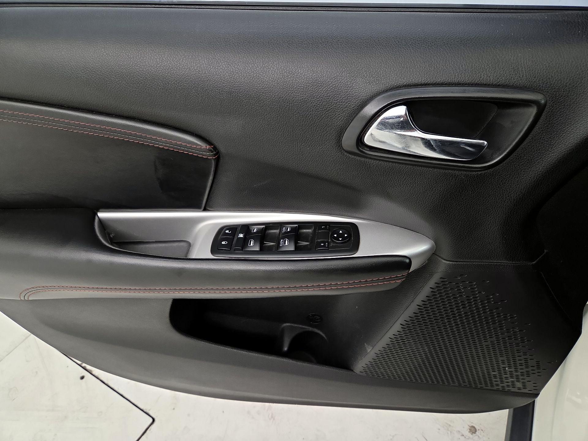 Thumbnail: 2018 Dodge Journey - 12