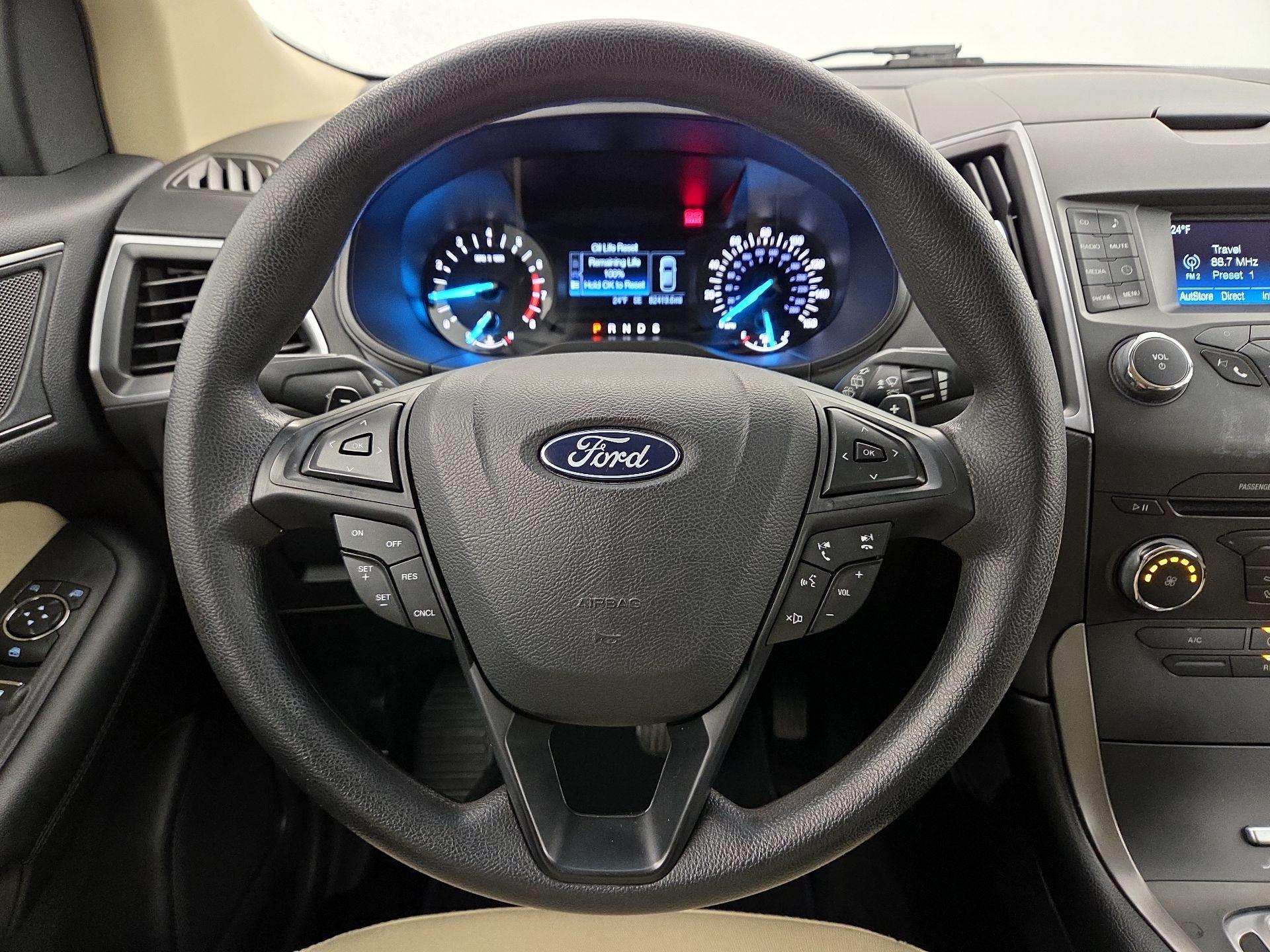 Thumbnail: 2017 Ford Edge - 10