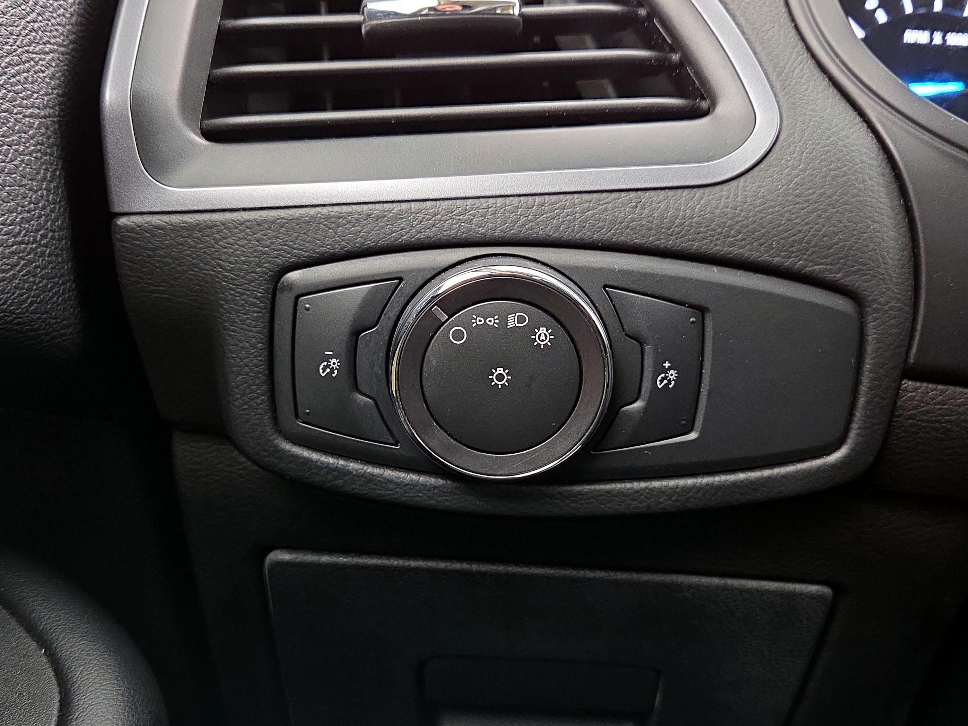 Thumbnail: 2017 Ford Edge - 13