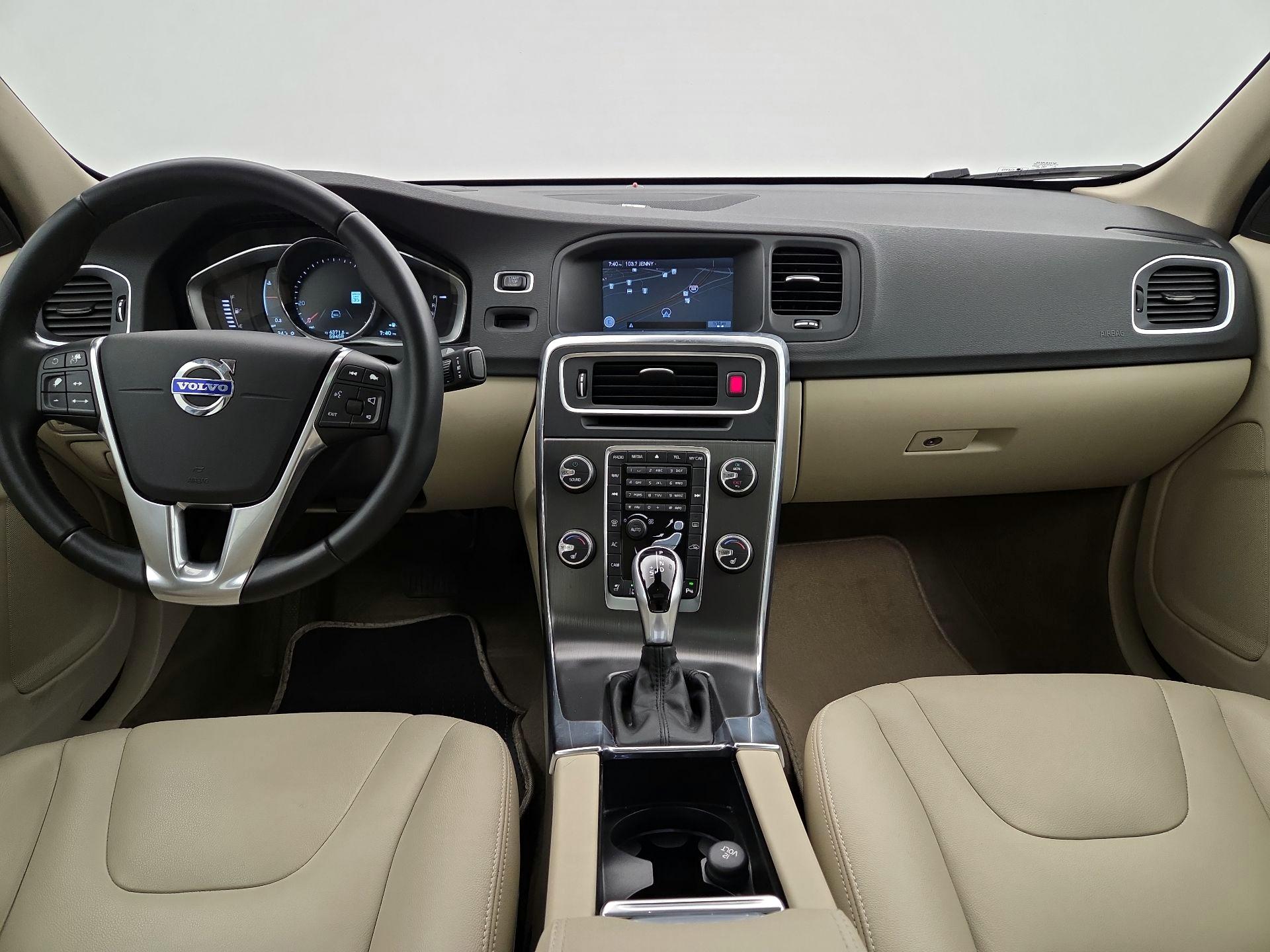 Thumbnail: 2015 Volvo S60 - 9