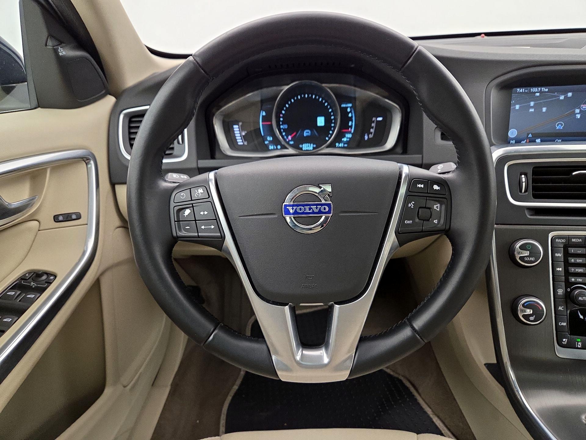 Thumbnail: 2015 Volvo S60 - 10