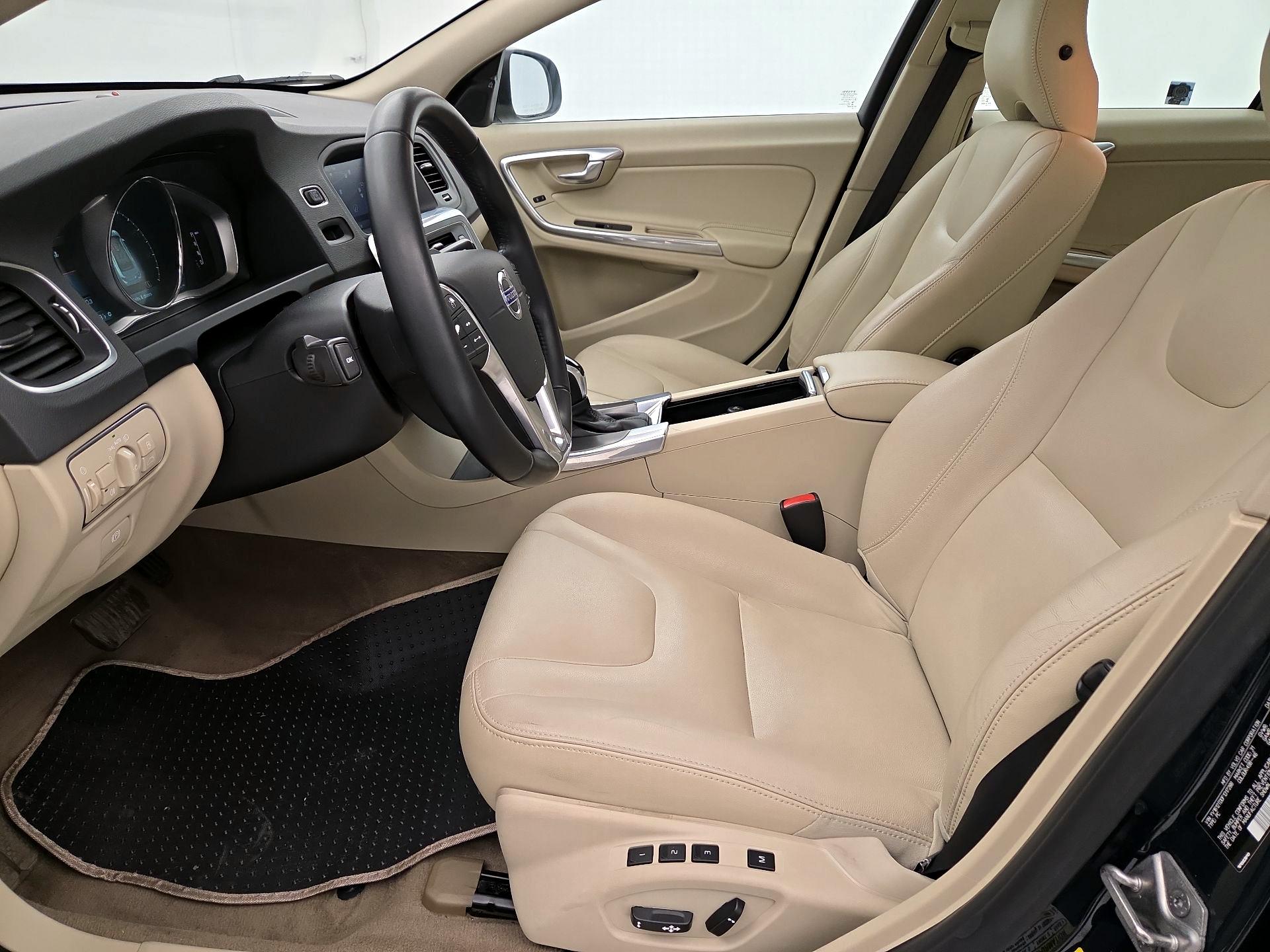 Thumbnail: 2015 Volvo S60 - 11