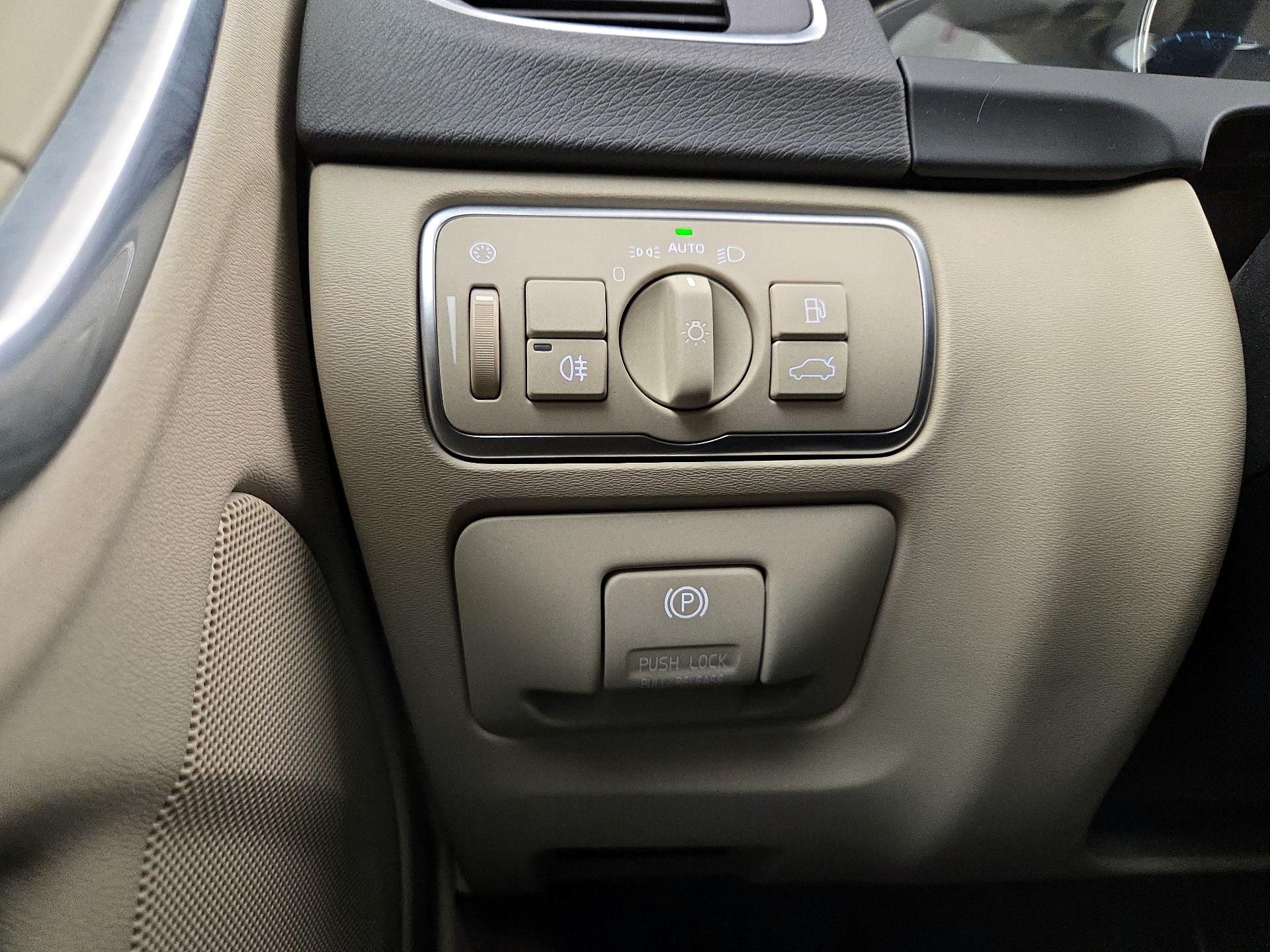 Thumbnail: 2015 Volvo S60 - 13