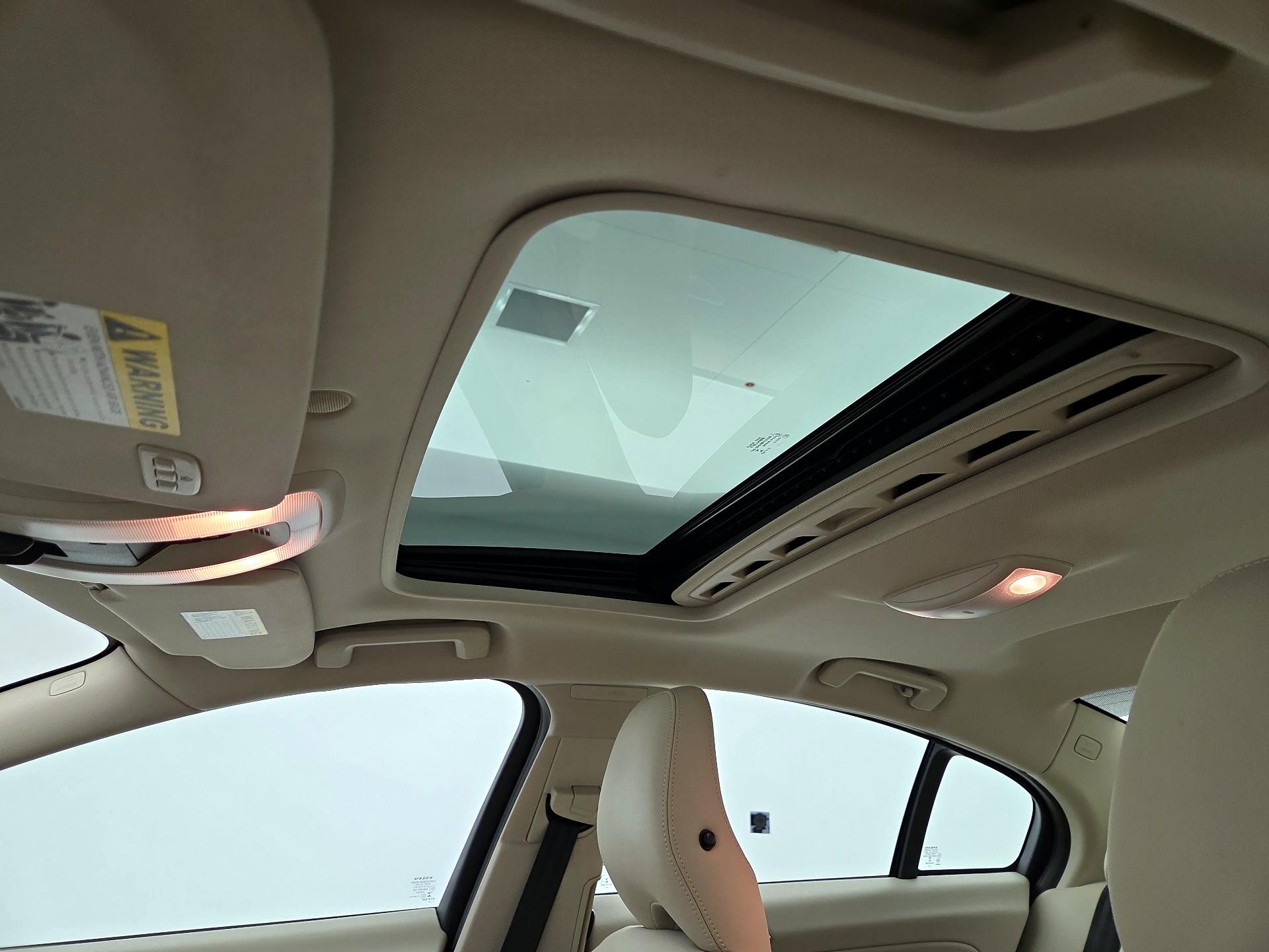 Thumbnail: 2015 Volvo S60 - 19