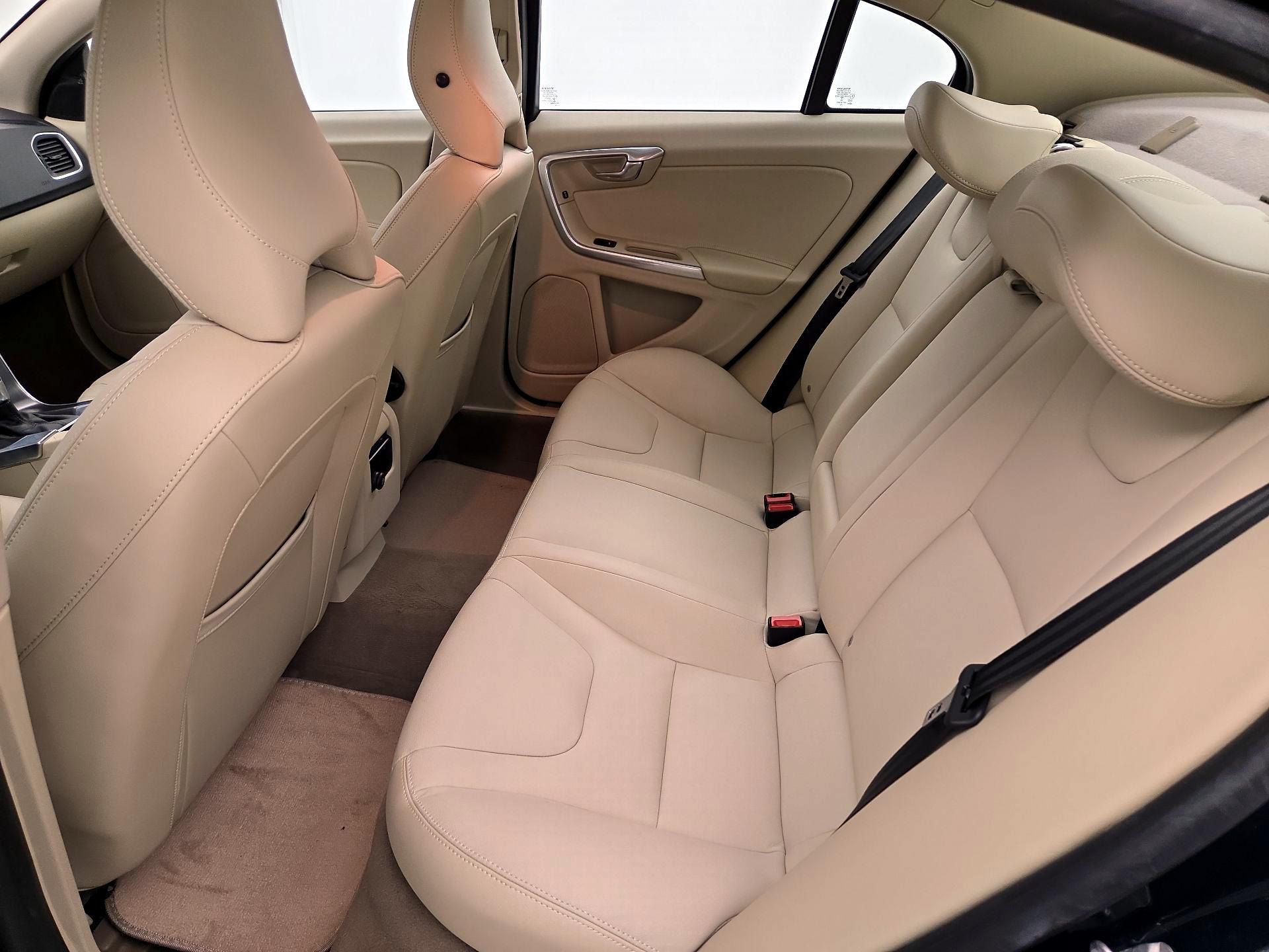 Thumbnail: 2015 Volvo S60 - 20