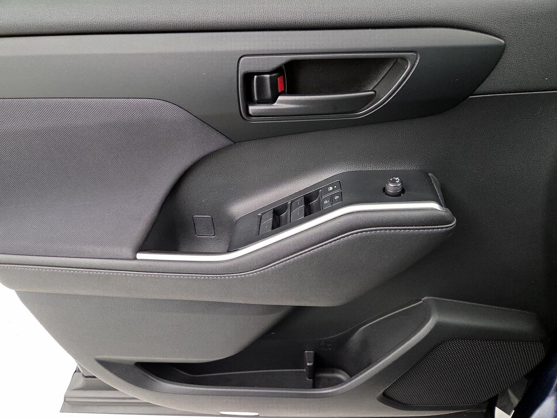 Thumbnail: 2020 Toyota Highlander - 12