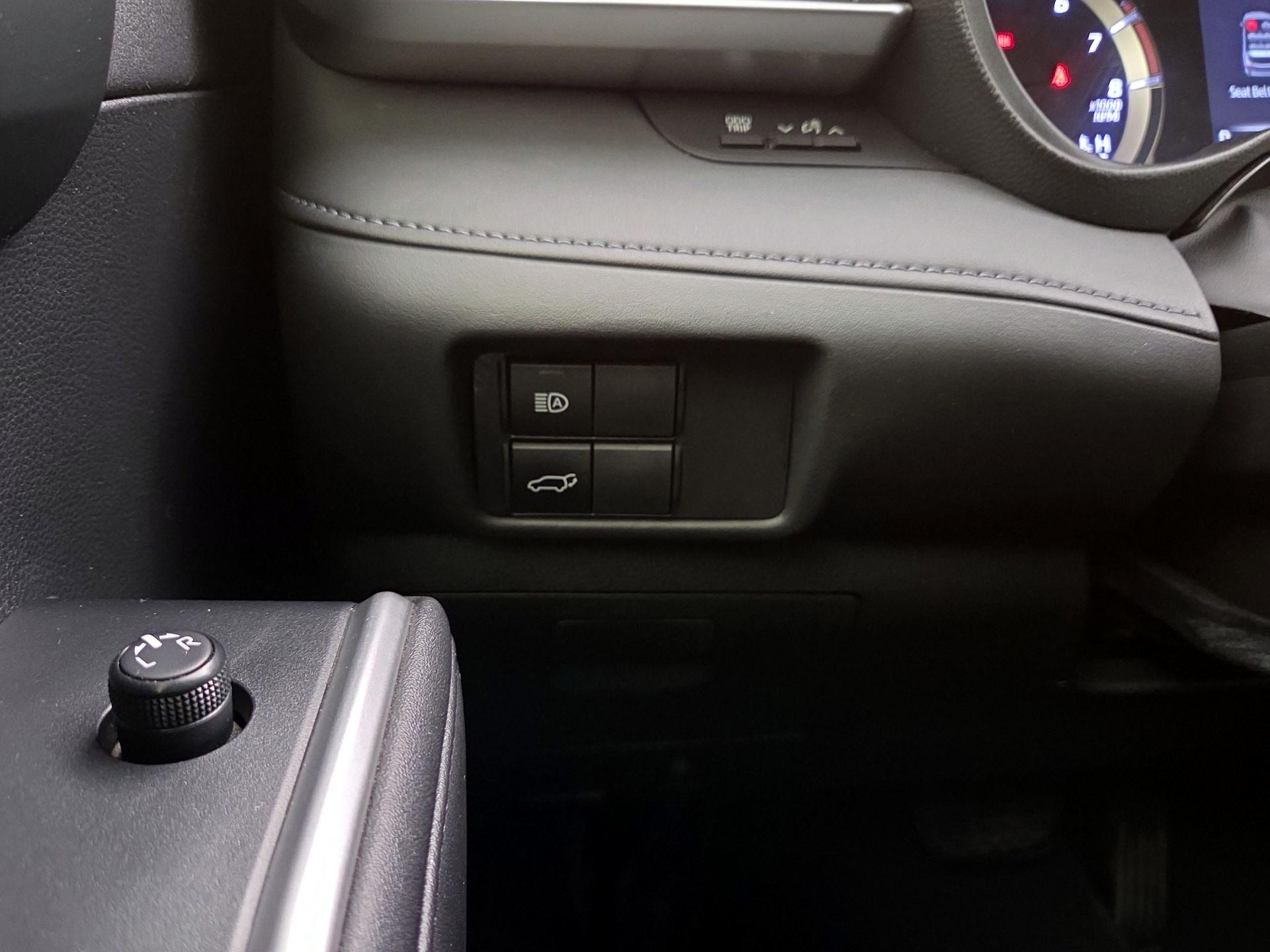 Thumbnail: 2020 Toyota Highlander - 13