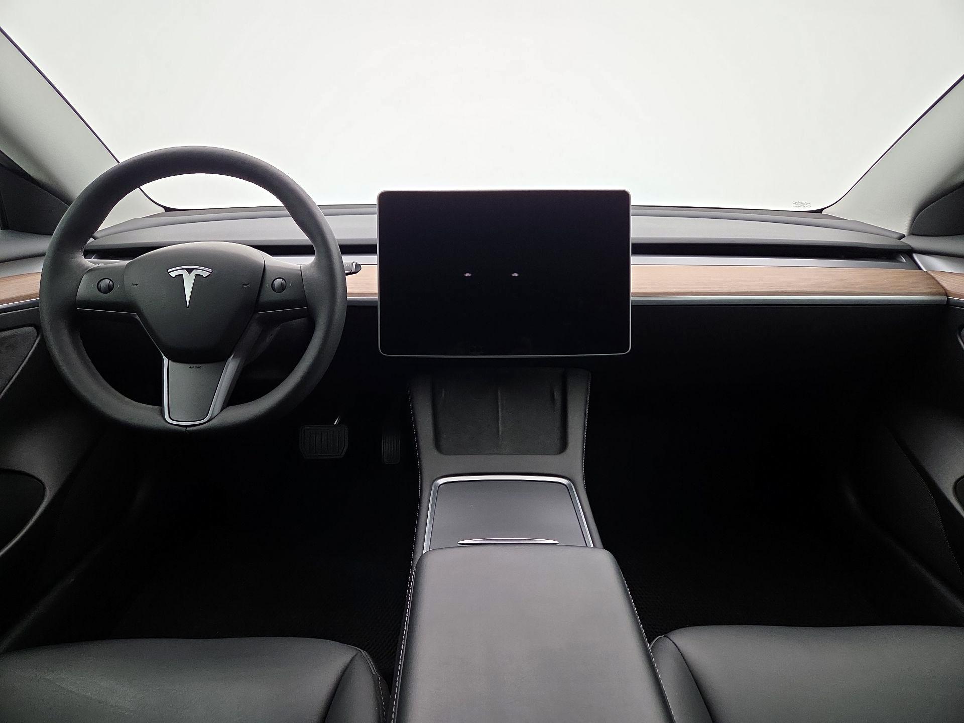 Thumbnail: 2023 Tesla Model 3 - 9