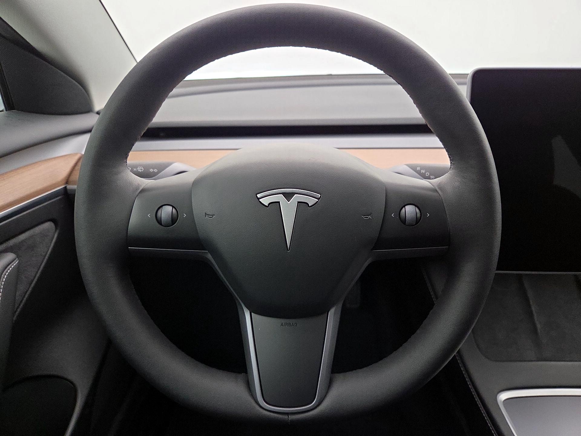 Thumbnail: 2023 Tesla Model 3 - 10