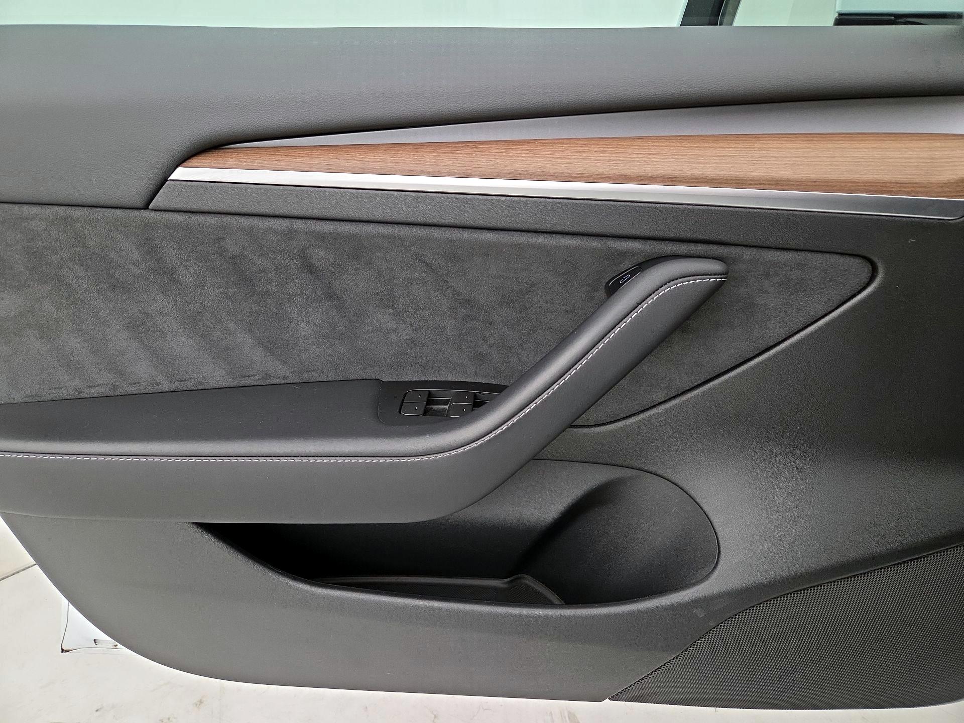 Thumbnail: 2023 Tesla Model 3 - 12