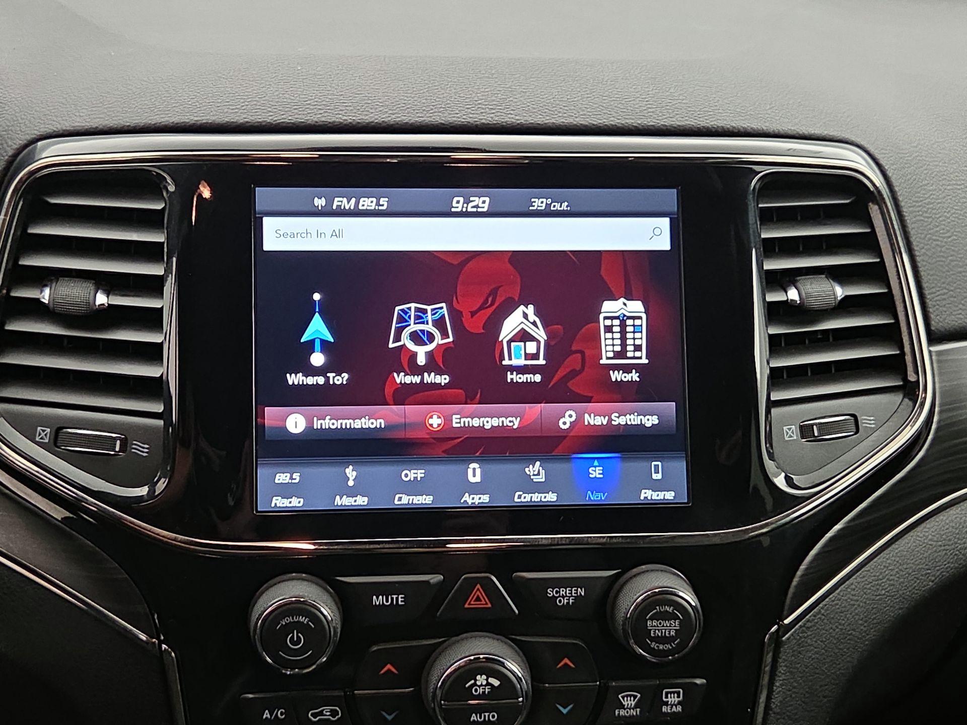 Thumbnail: 2019 Jeep Grand Cherokee - 14