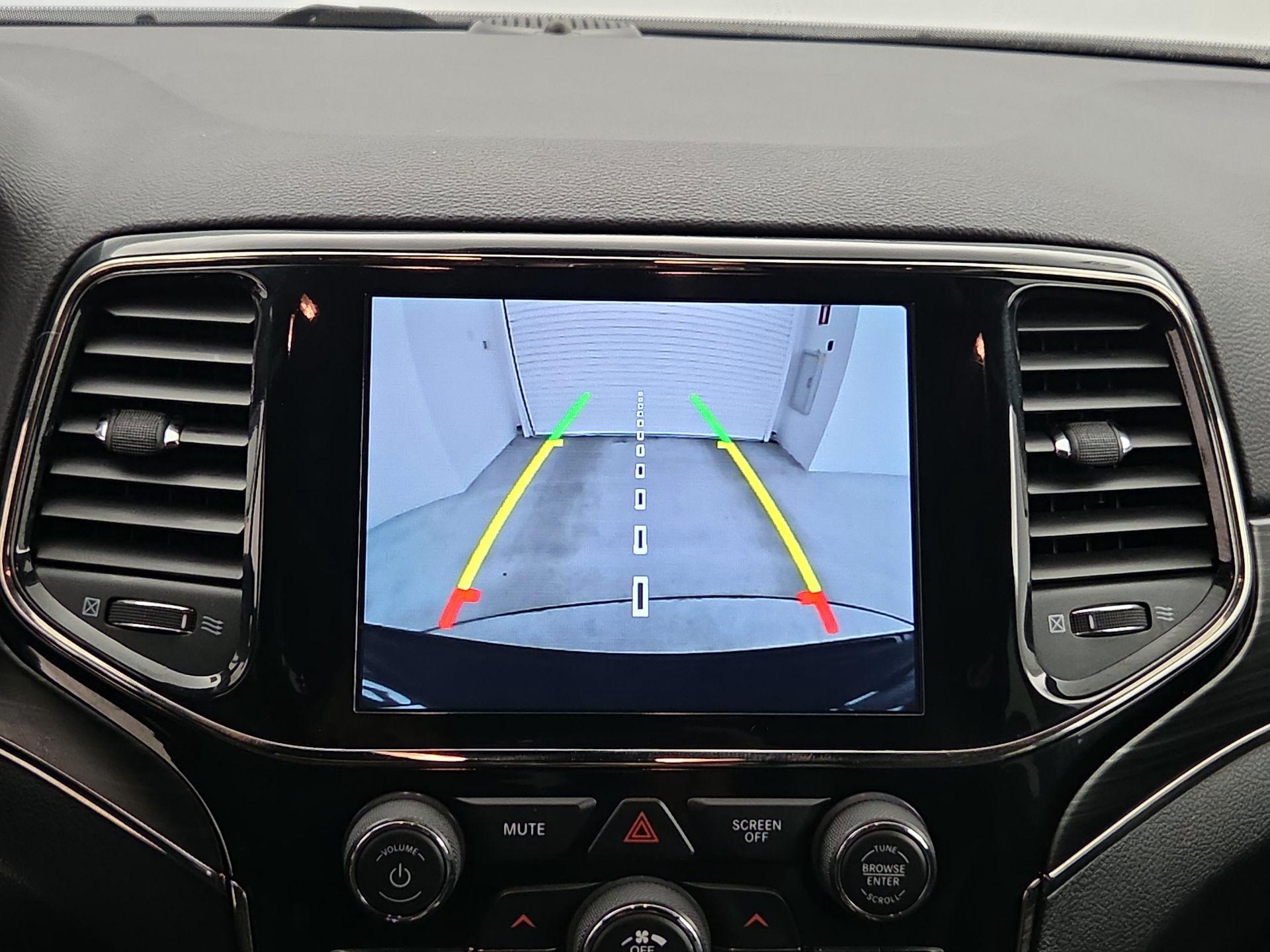 Thumbnail: 2019 Jeep Grand Cherokee - 15