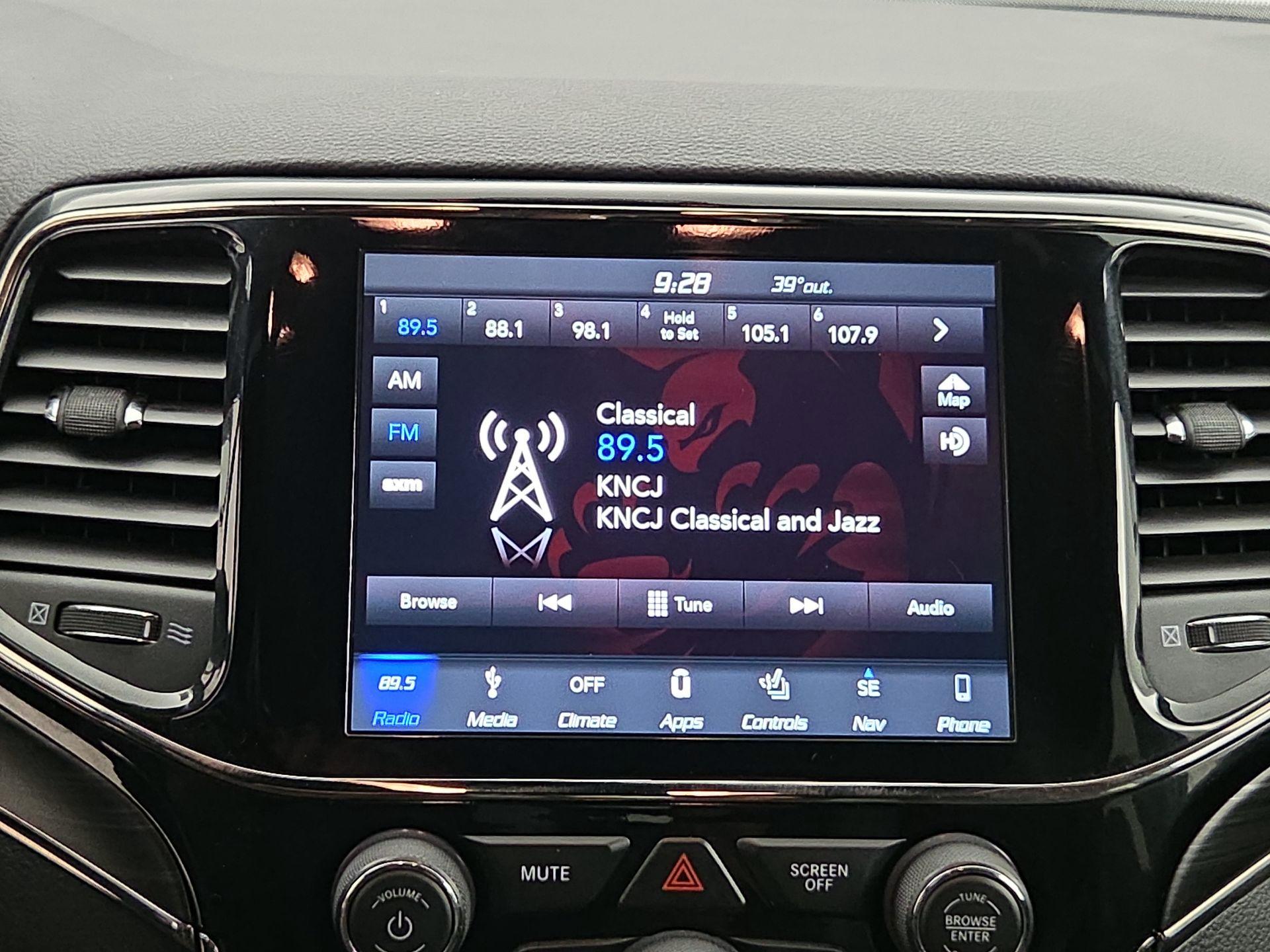 Thumbnail: 2019 Jeep Grand Cherokee - 16