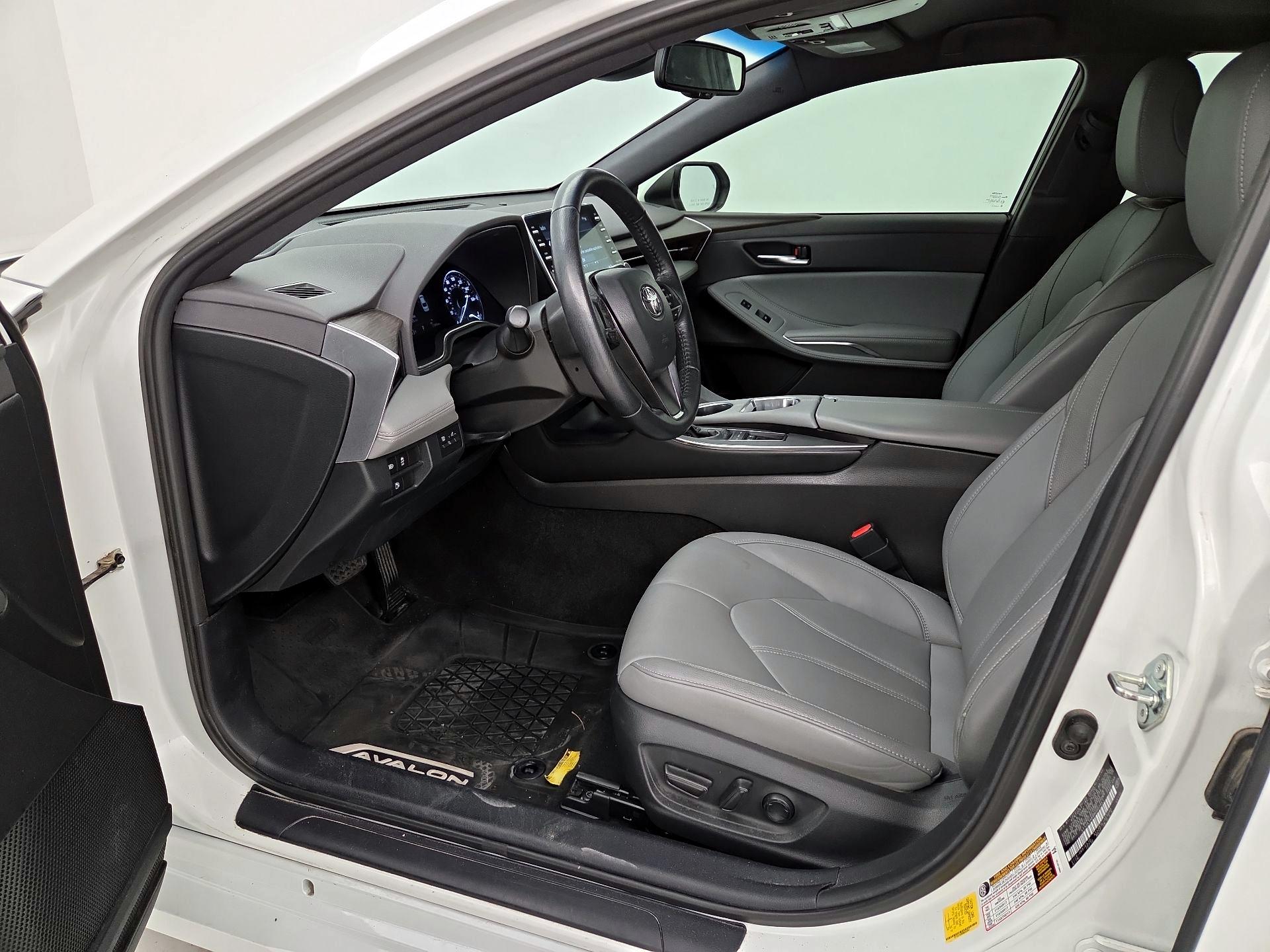 Thumbnail: 2021 Toyota Avalon - 11