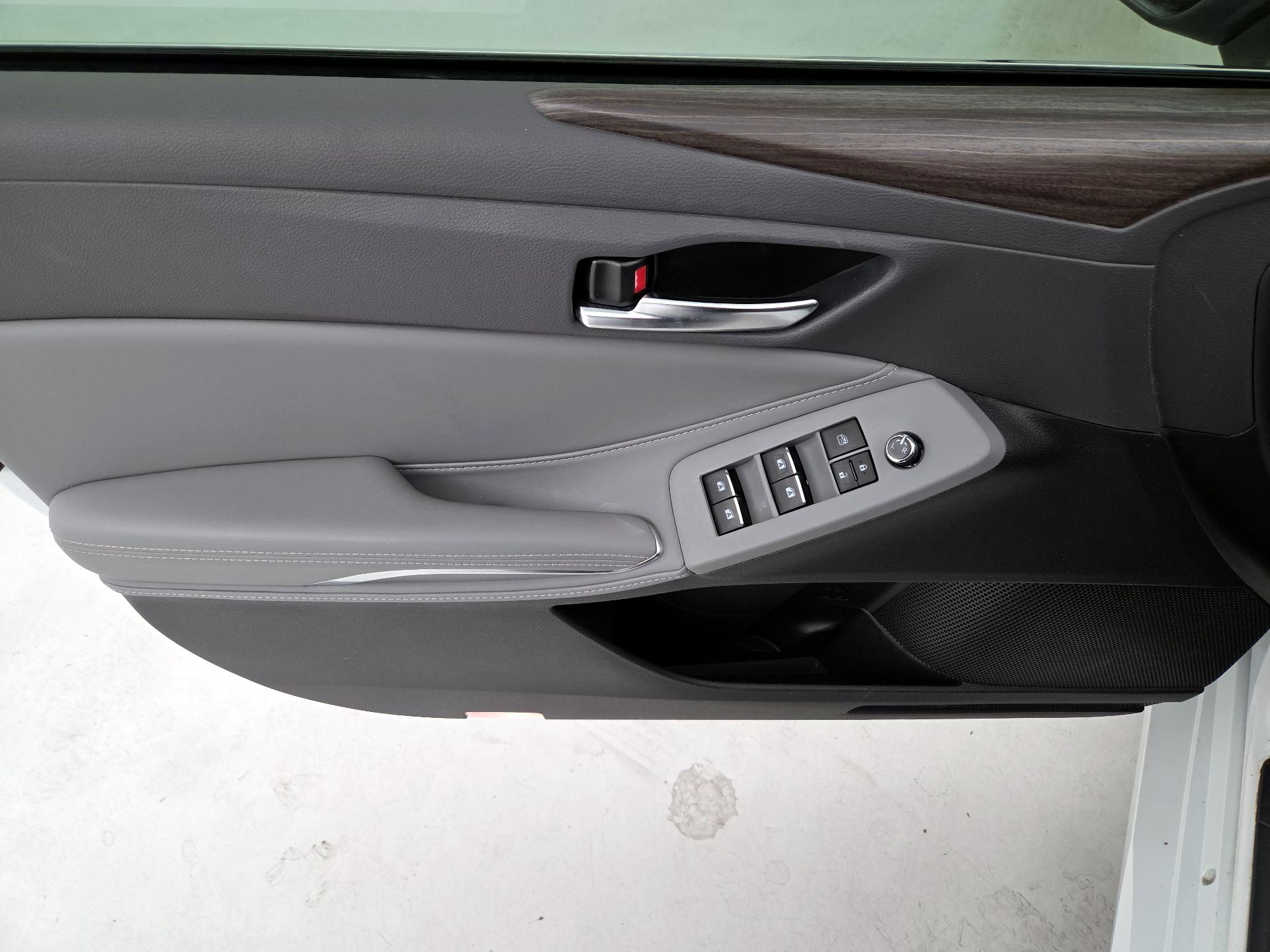 Thumbnail: 2021 Toyota Avalon - 12