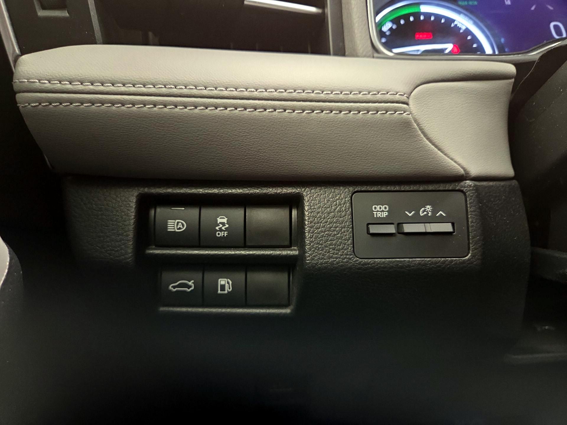 Thumbnail: 2021 Toyota Avalon - 13