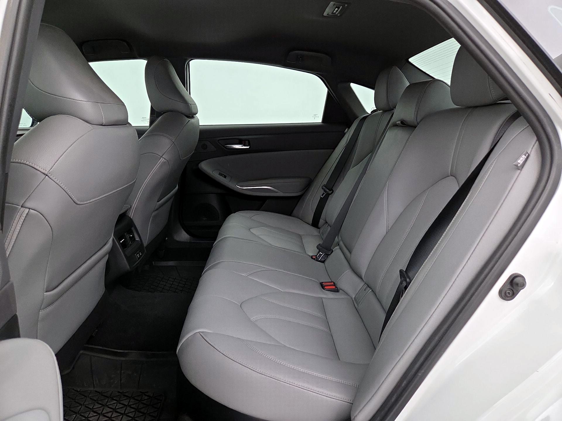 Thumbnail: 2021 Toyota Avalon - 18