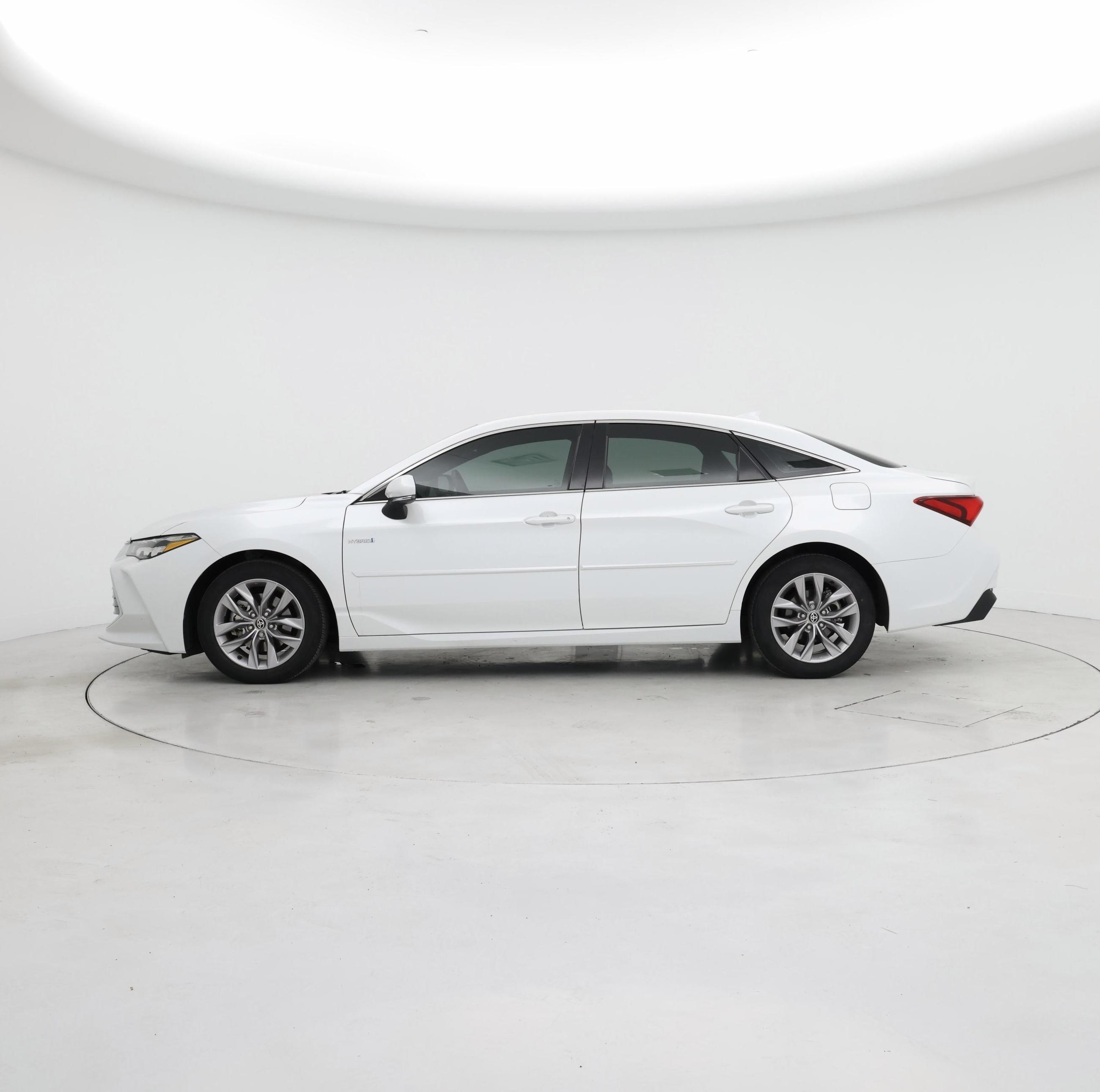 Thumbnail: 2021 Toyota Avalon - 3