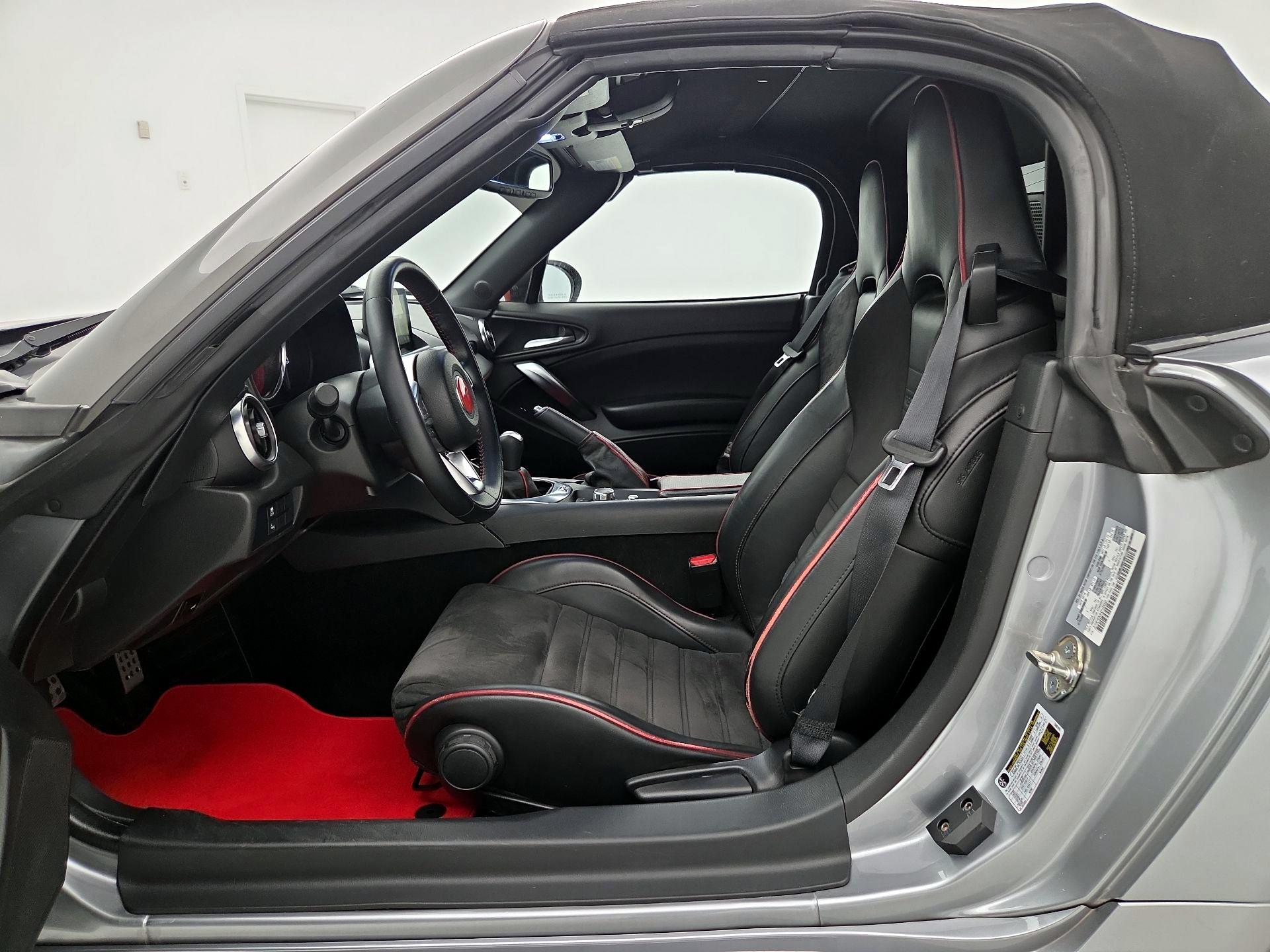 Thumbnail: 2017 Fiat 124 Spider - 11