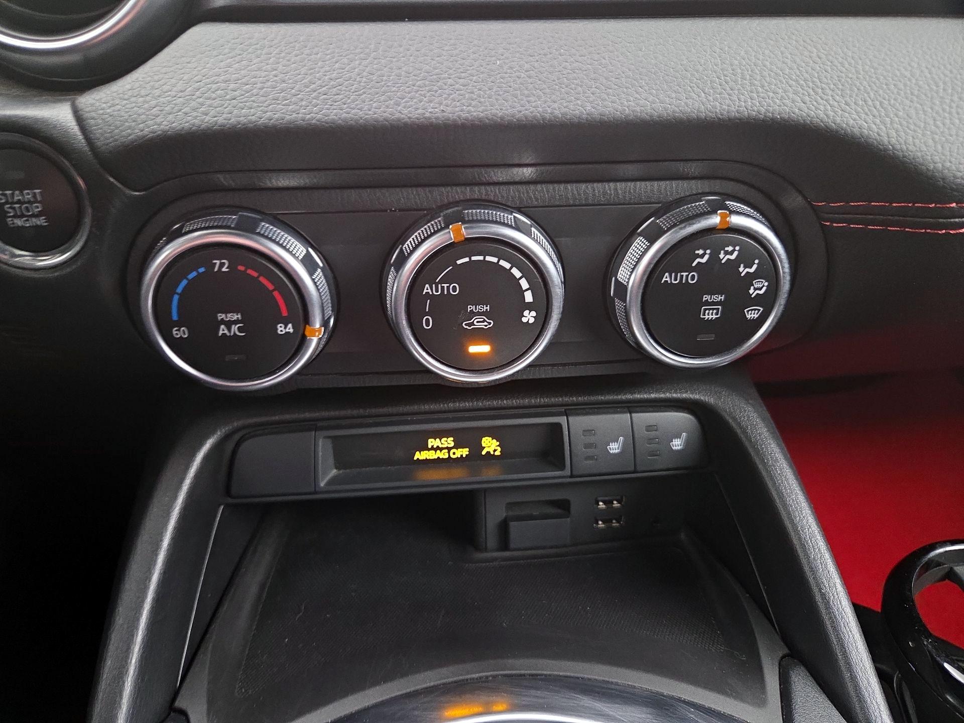 Thumbnail: 2017 Fiat 124 Spider - 17