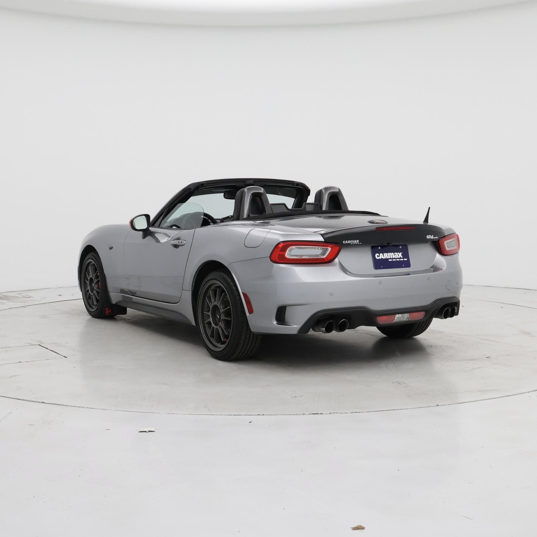 Thumbnail: 2017 Fiat 124 Spider - 2