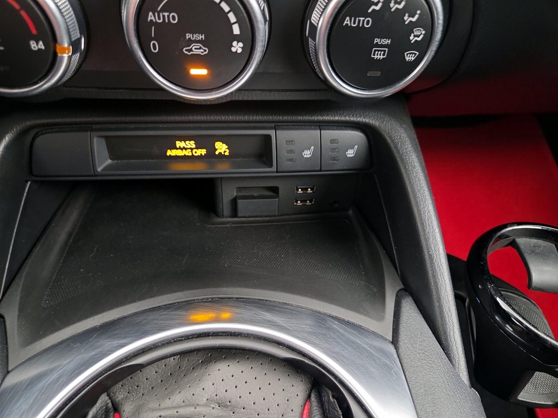 Thumbnail: 2017 Fiat 124 Spider - 19