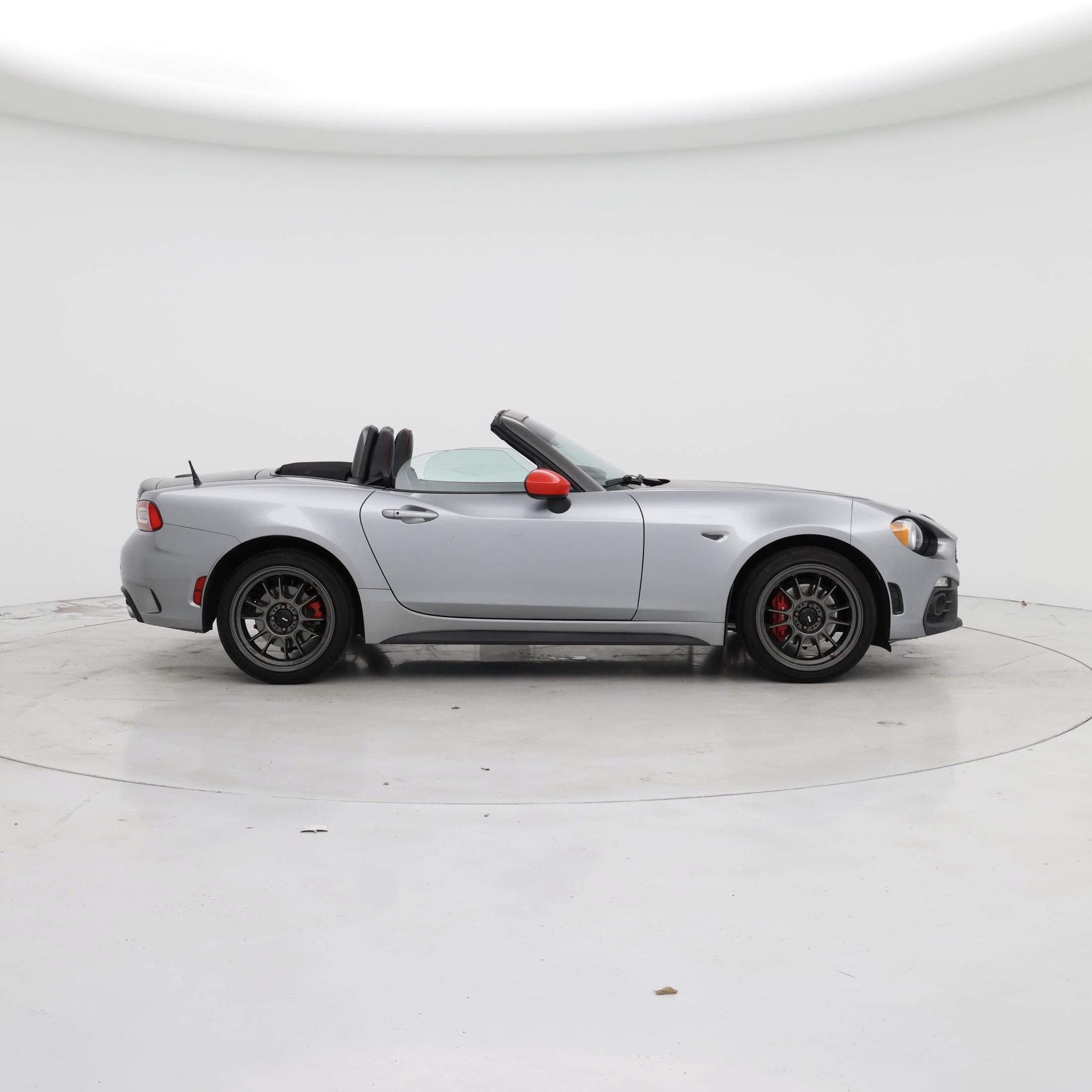 Thumbnail: 2017 Fiat 124 Spider - 7