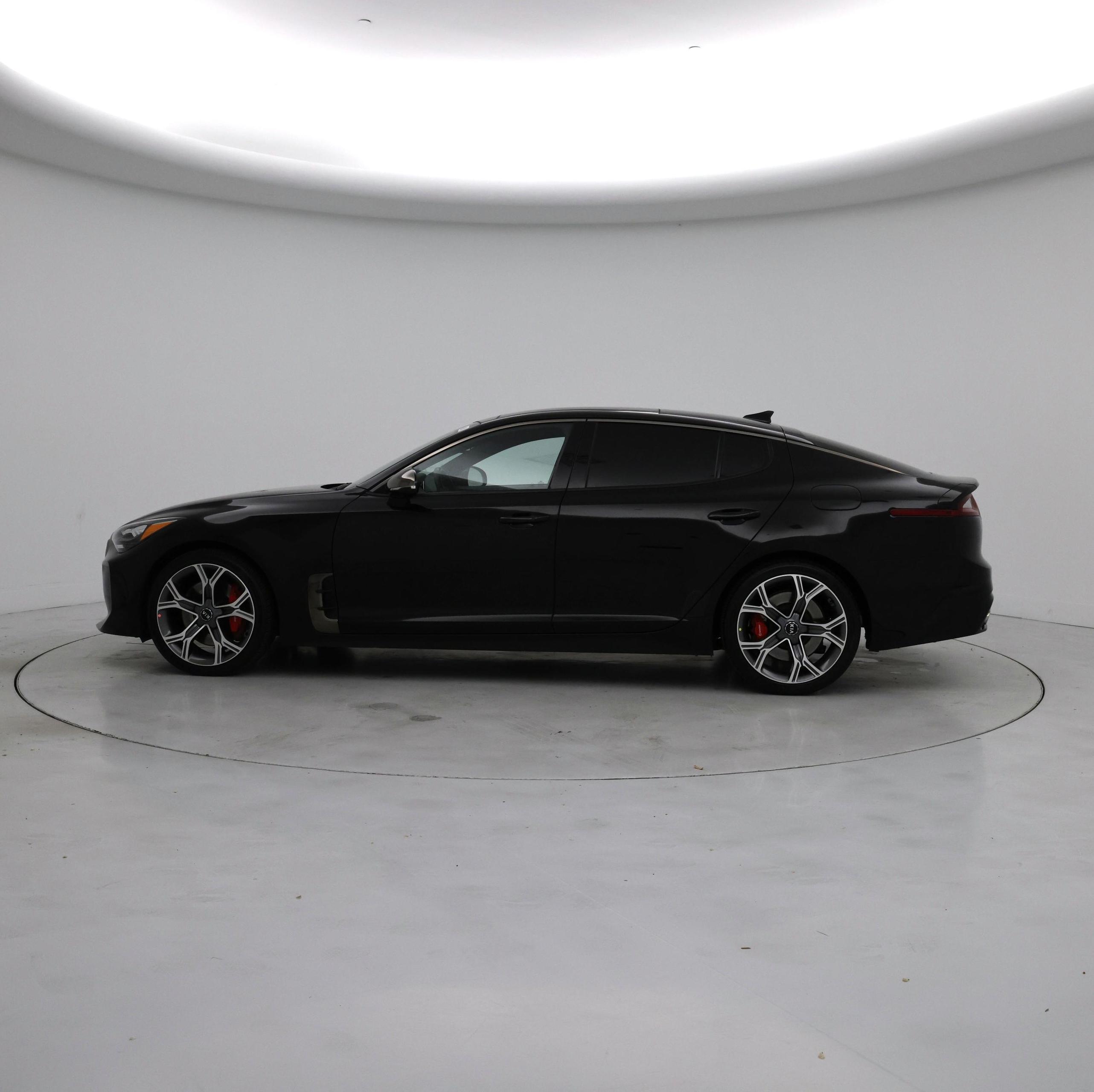 Thumbnail: 2021 Kia Stinger - 3