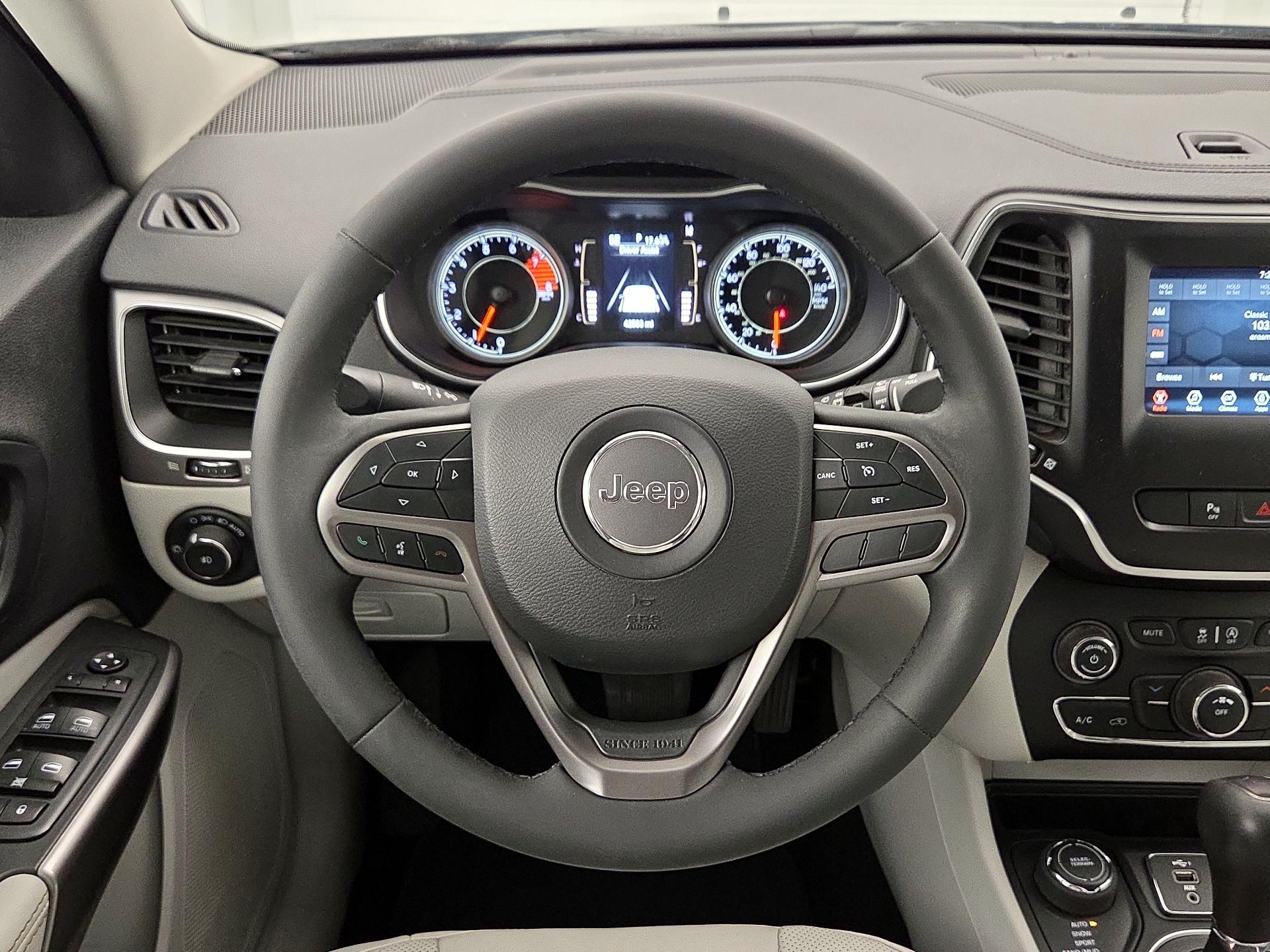 Thumbnail: 2021 Jeep Cherokee - 10