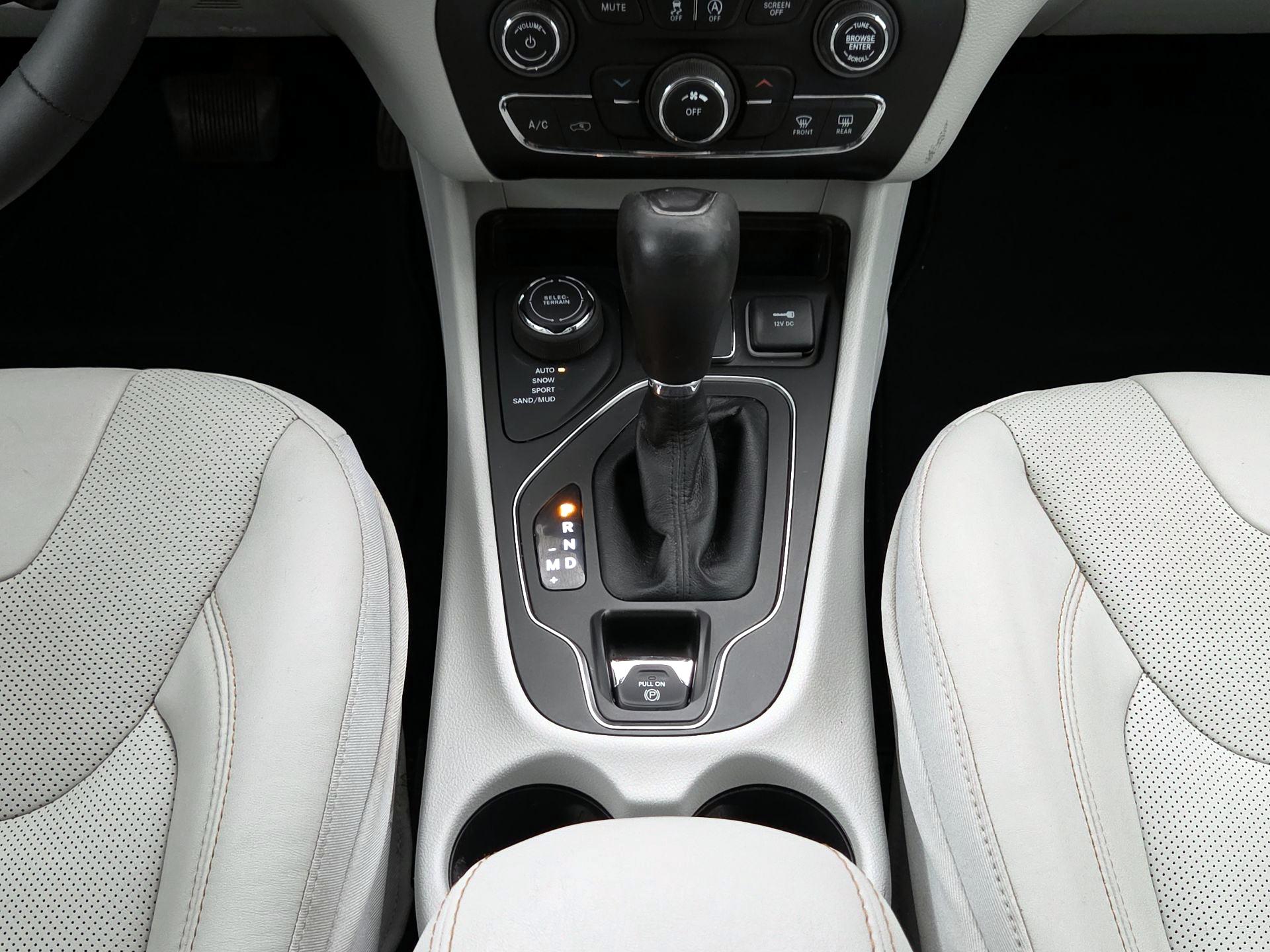 Thumbnail: 2021 Jeep Cherokee - 17