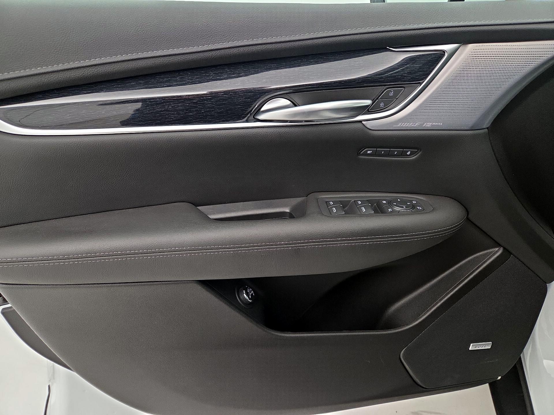 Thumbnail: 2023 Cadillac XT5 - 12