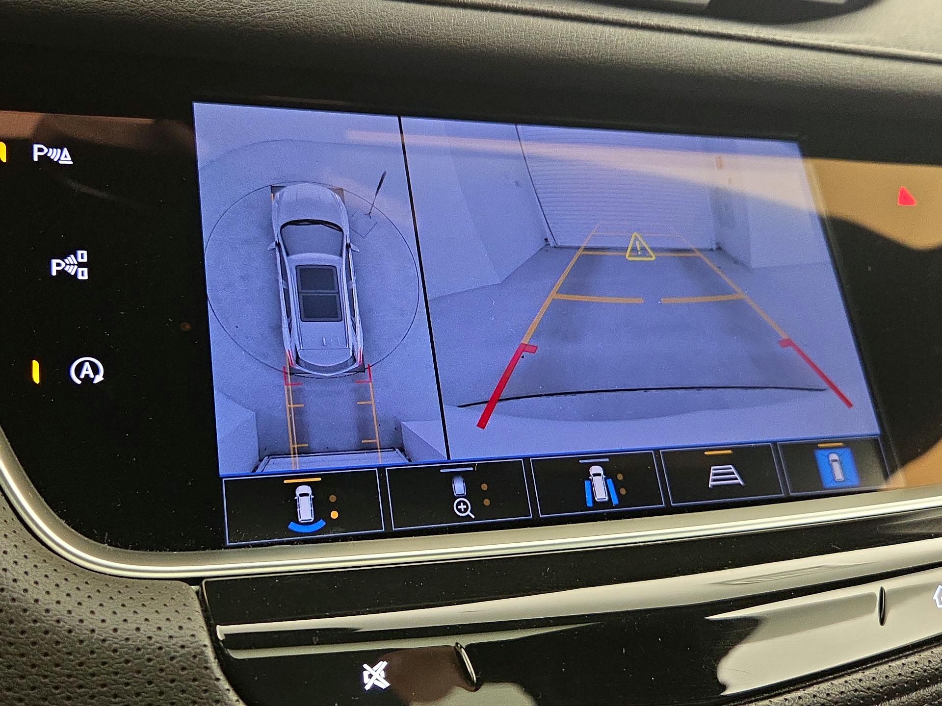 Thumbnail: 2023 Cadillac XT5 - 13