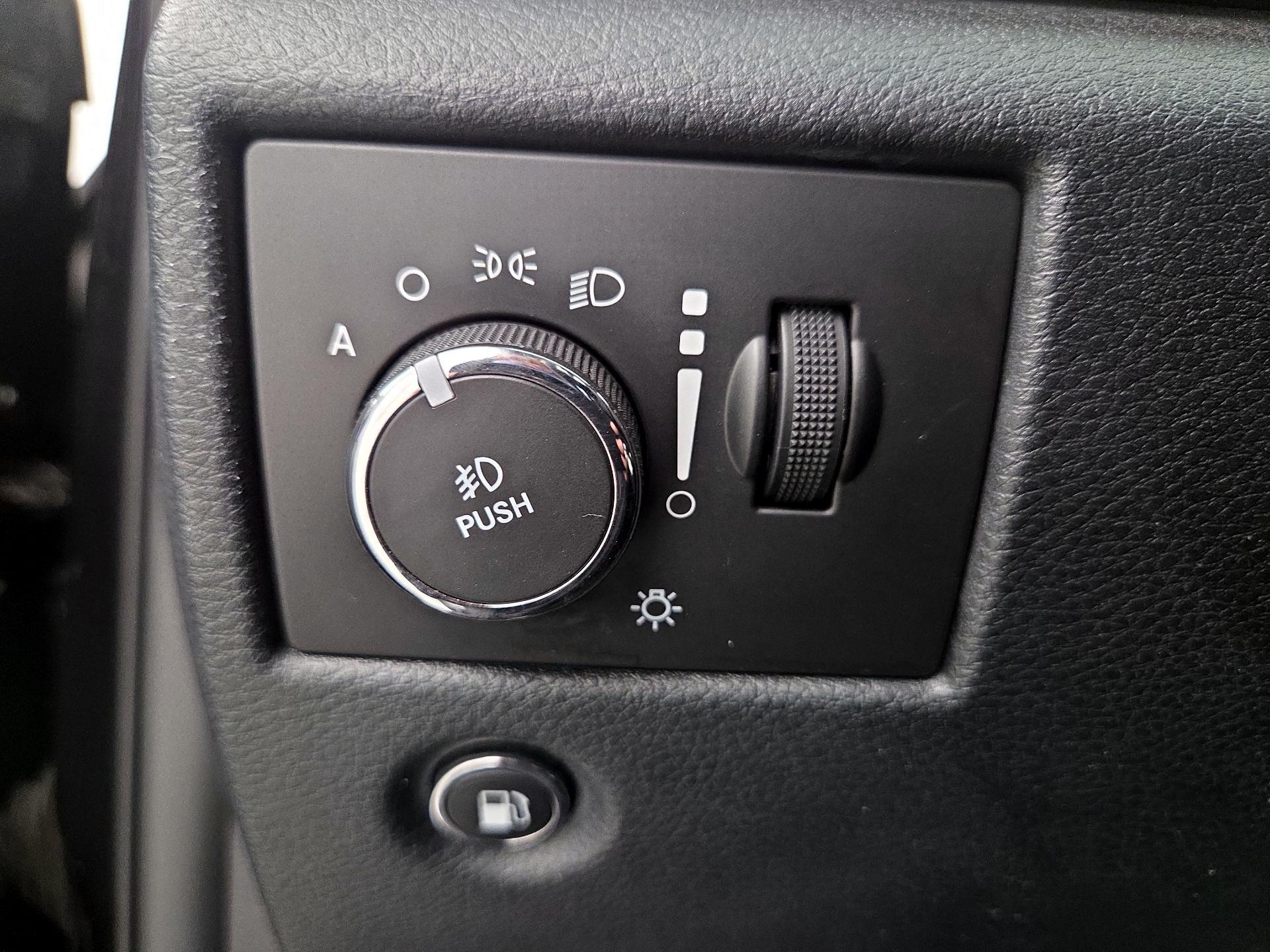 Thumbnail: 2015 Jeep Grand Cherokee - 13