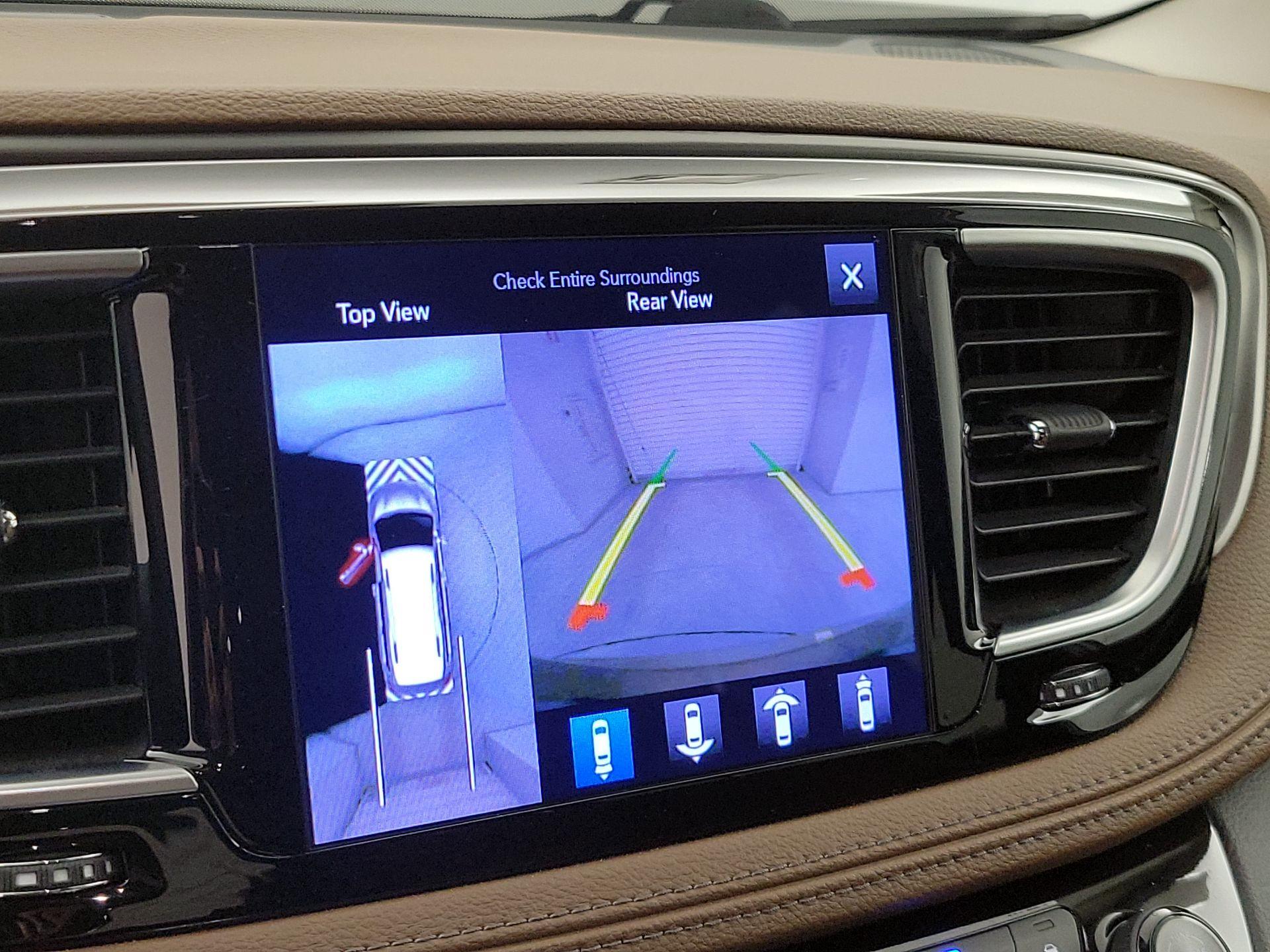 Thumbnail: 2017 Chrysler Pacifica - 15