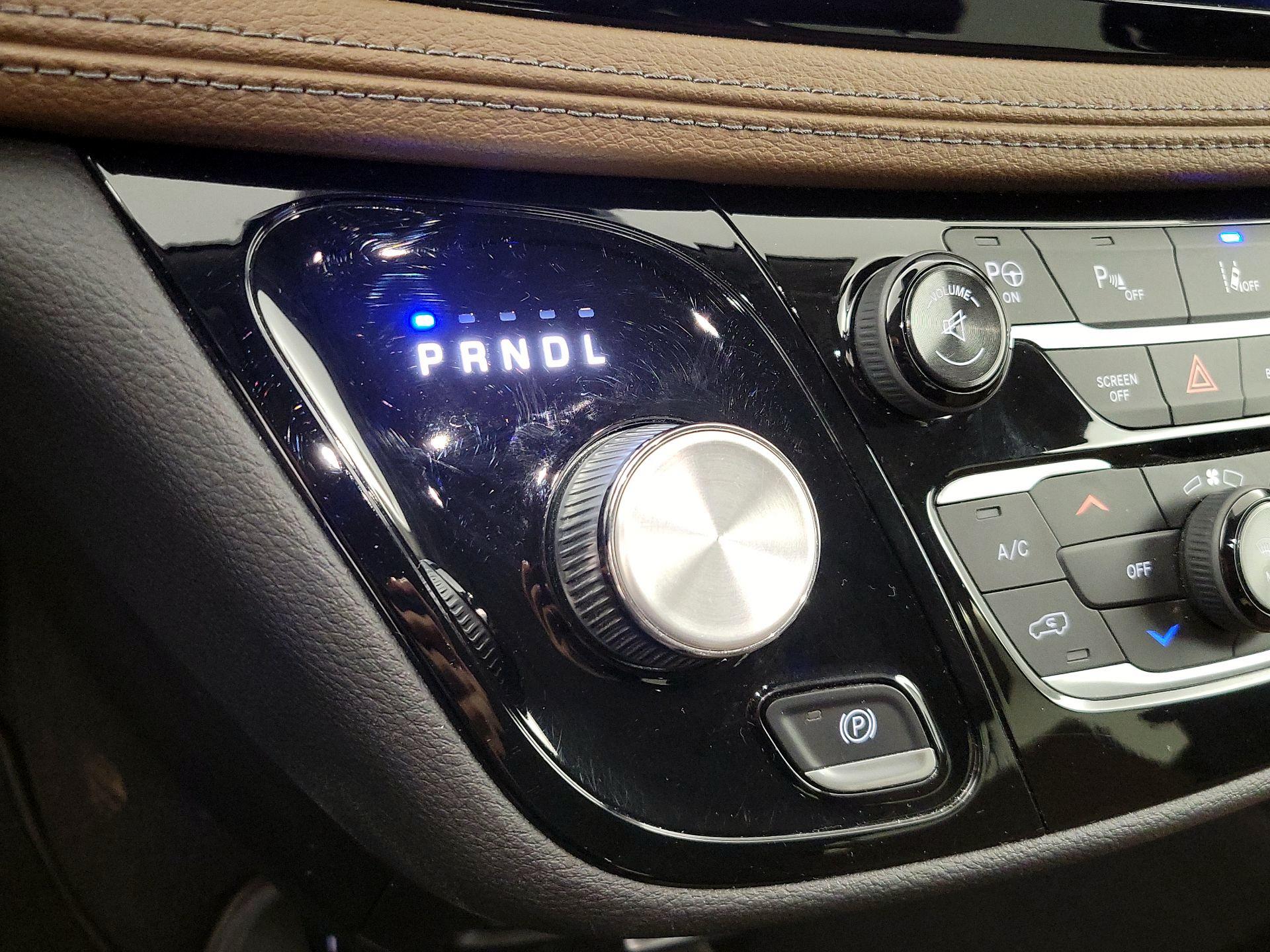 Thumbnail: 2017 Chrysler Pacifica - 18