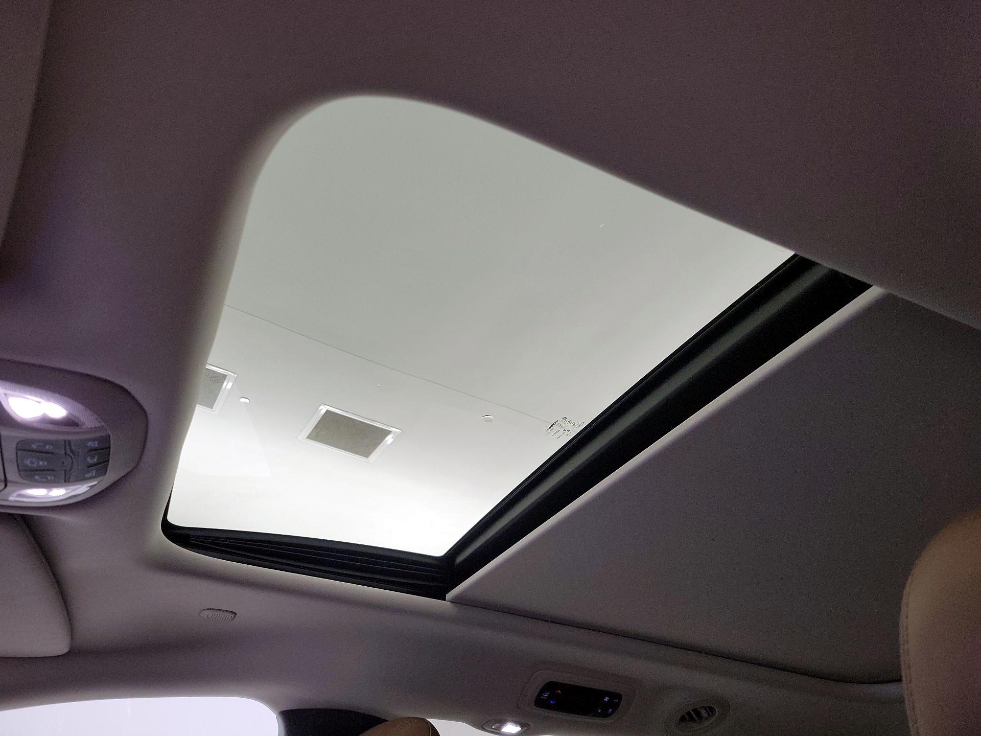 Thumbnail: 2017 Chrysler Pacifica - 20