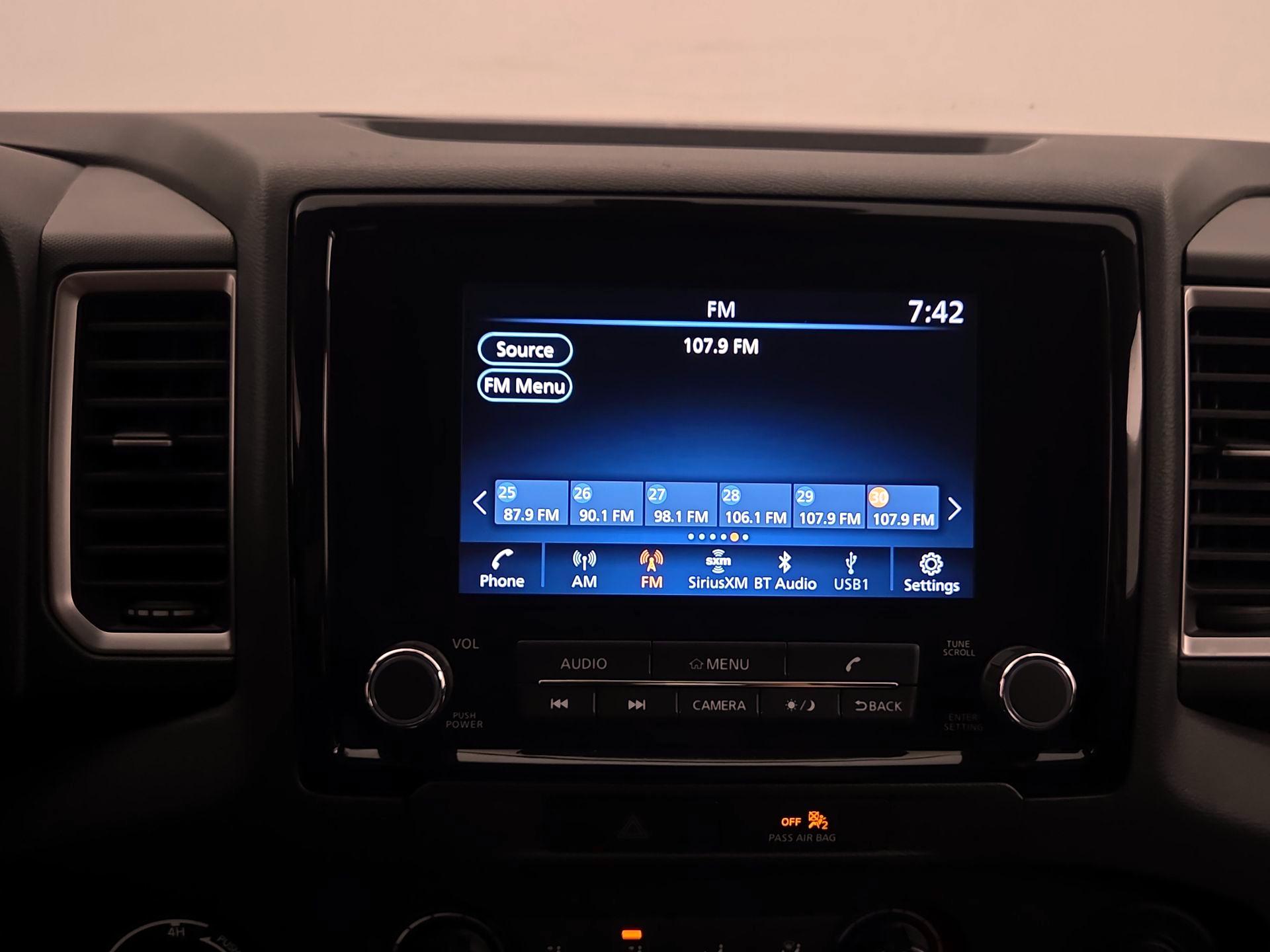 Thumbnail: 2023 Nissan Frontier - 15