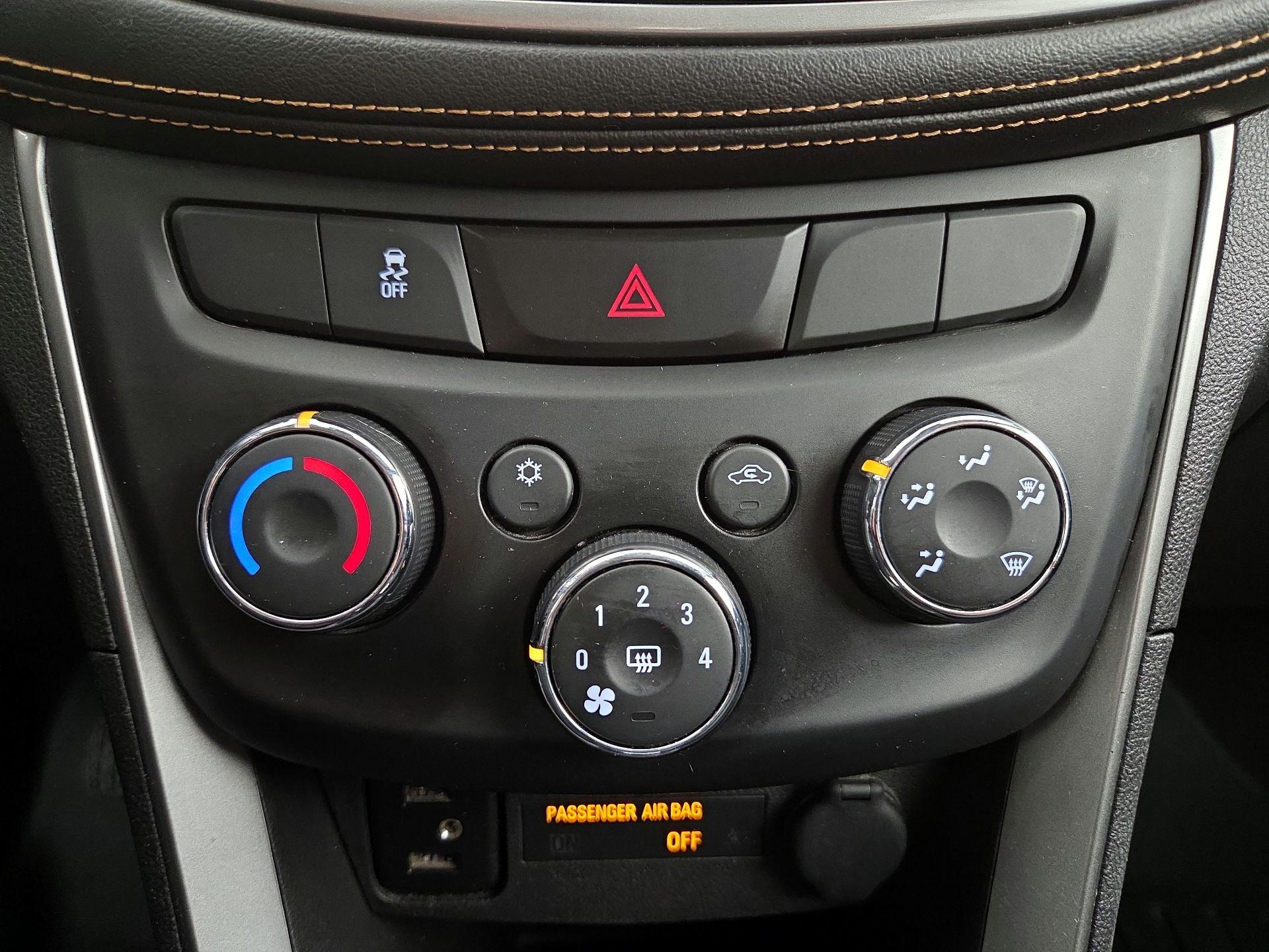 Thumbnail: 2018 Chevrolet Trax - 16