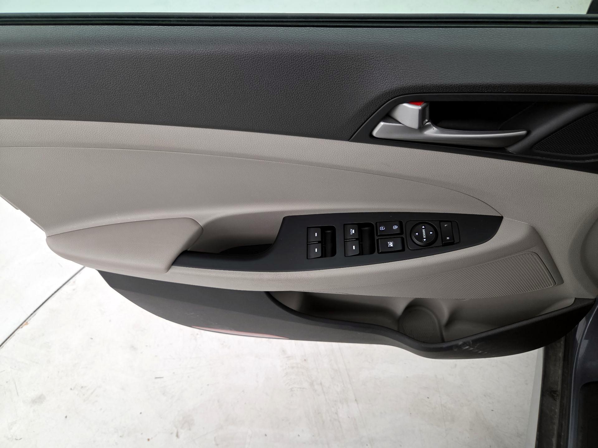 Thumbnail: 2018 Hyundai Tucson - 12