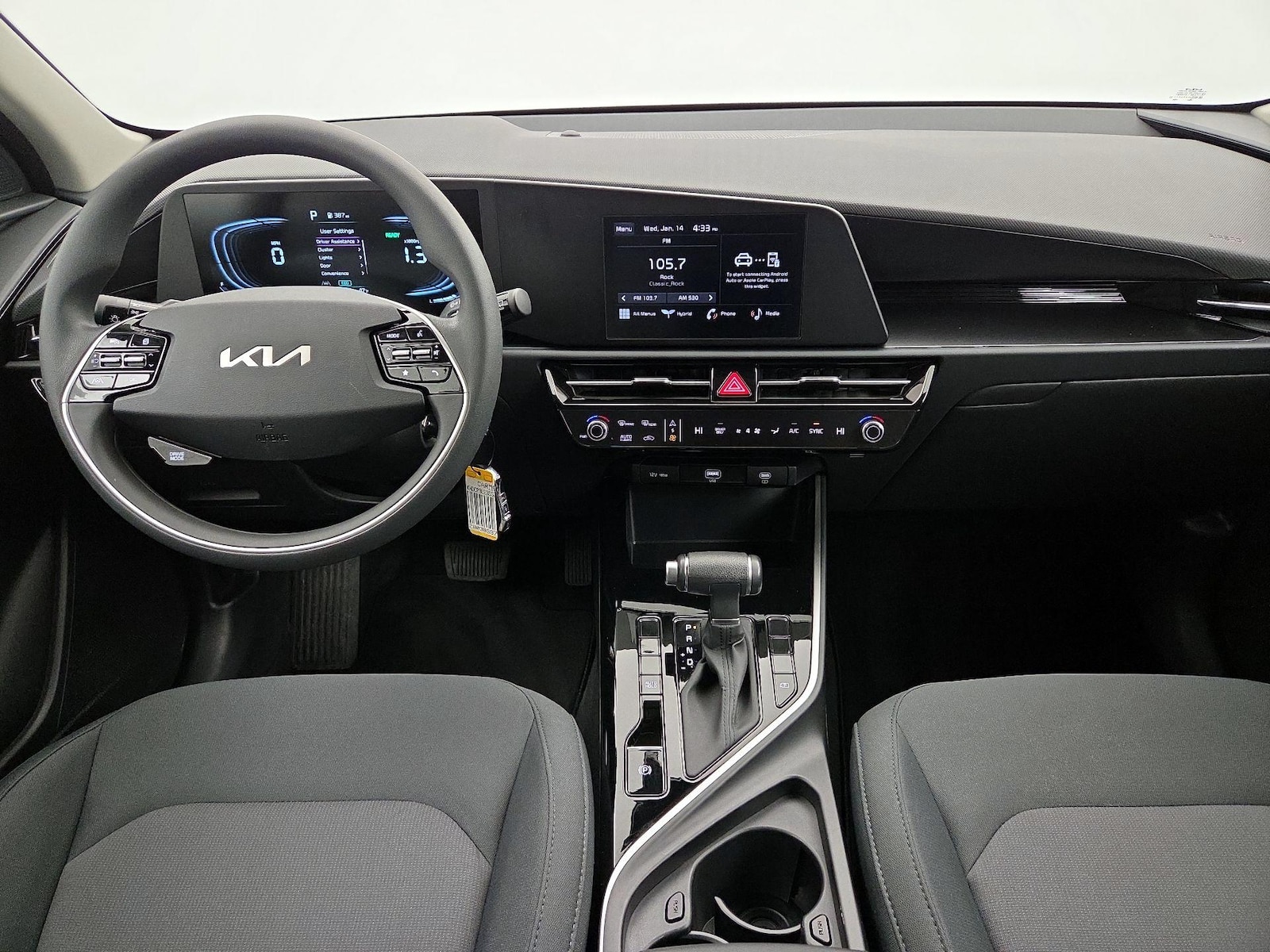 2025 Kia Niro LX - Photo 10