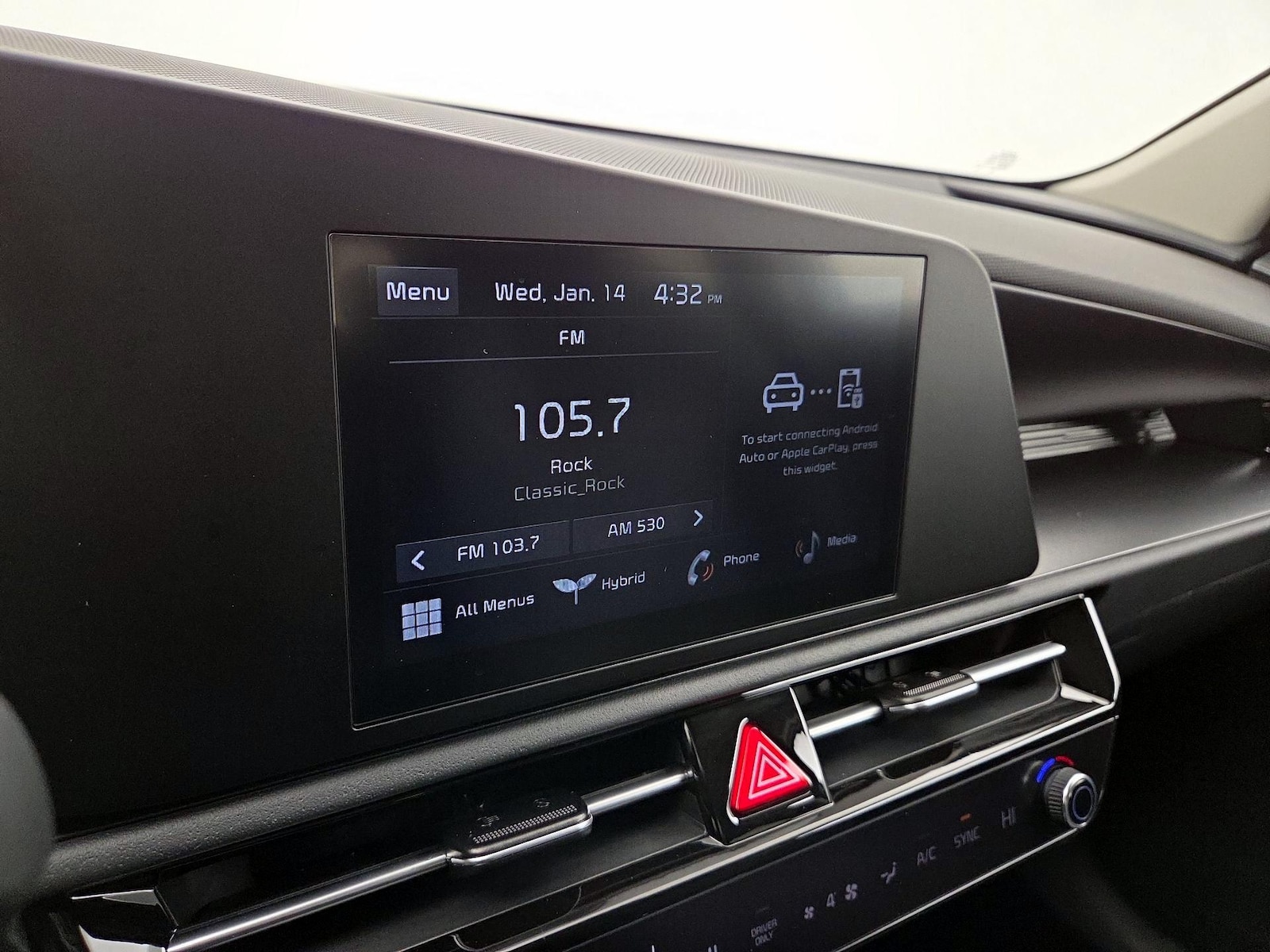 2025 Kia Niro LX - Photo 16