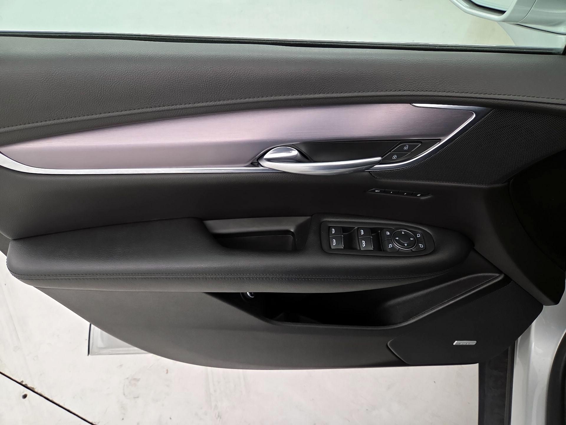 Thumbnail: 2019 Cadillac XT5 - 12