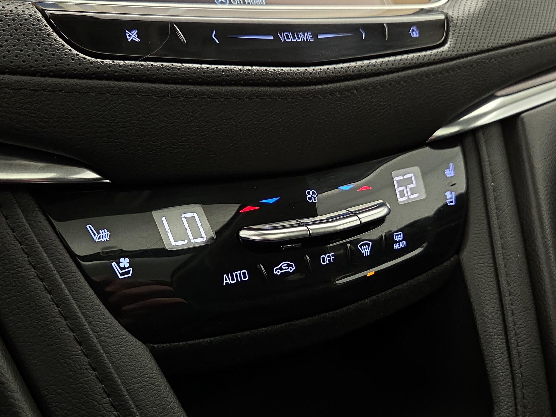 Thumbnail: 2019 Cadillac XT5 - 17