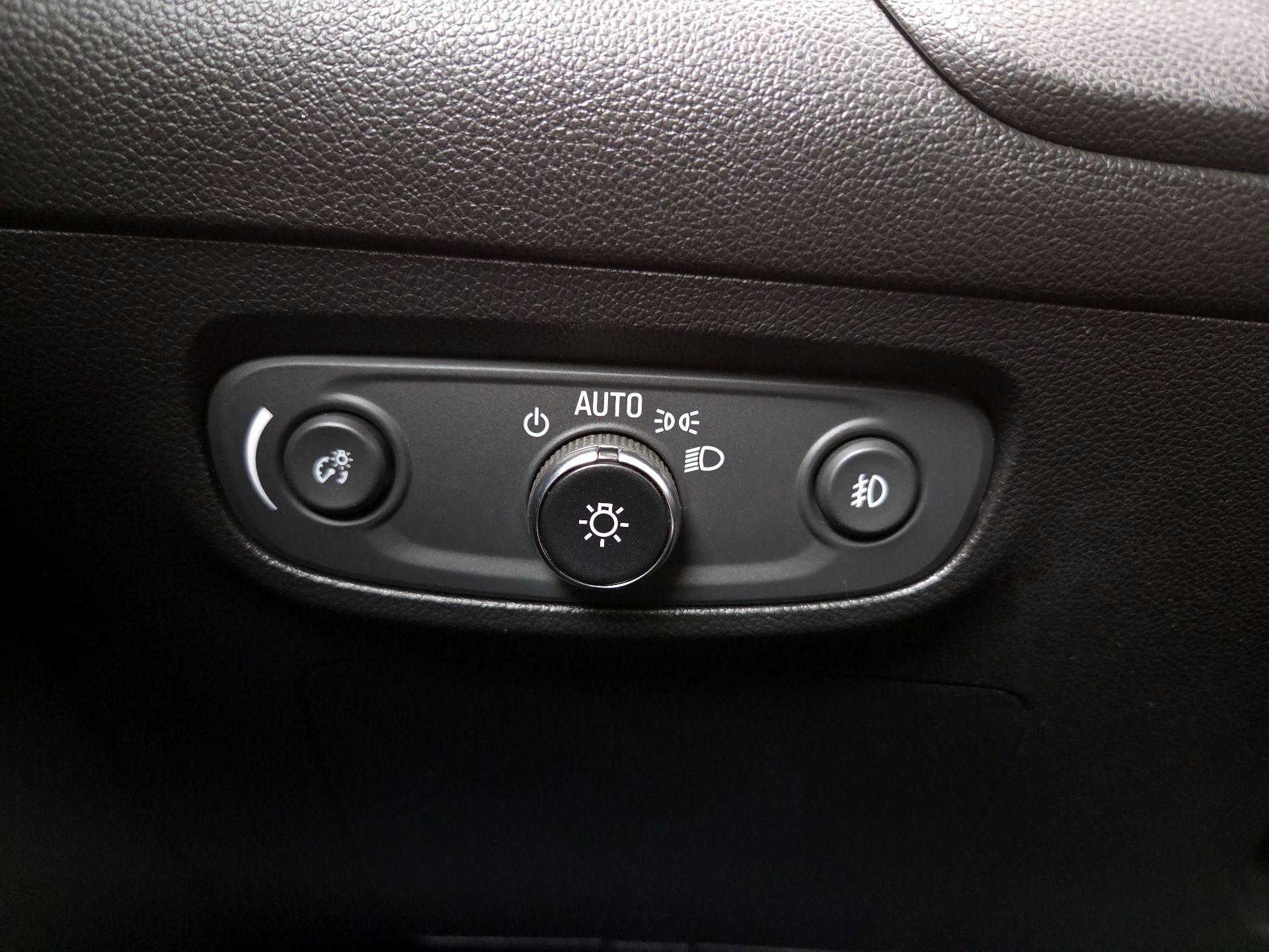 Thumbnail: 2020 Buick Encore GX - 13