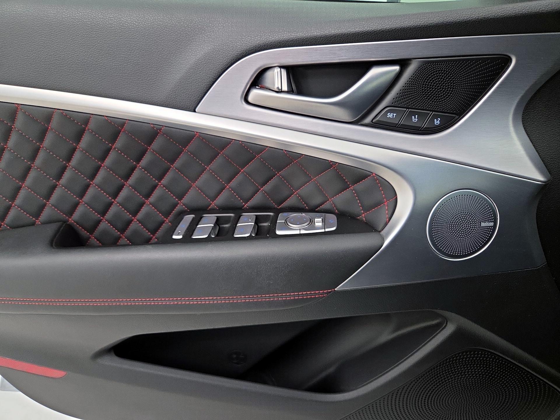 Thumbnail: 2019 Genesis G70 - 12