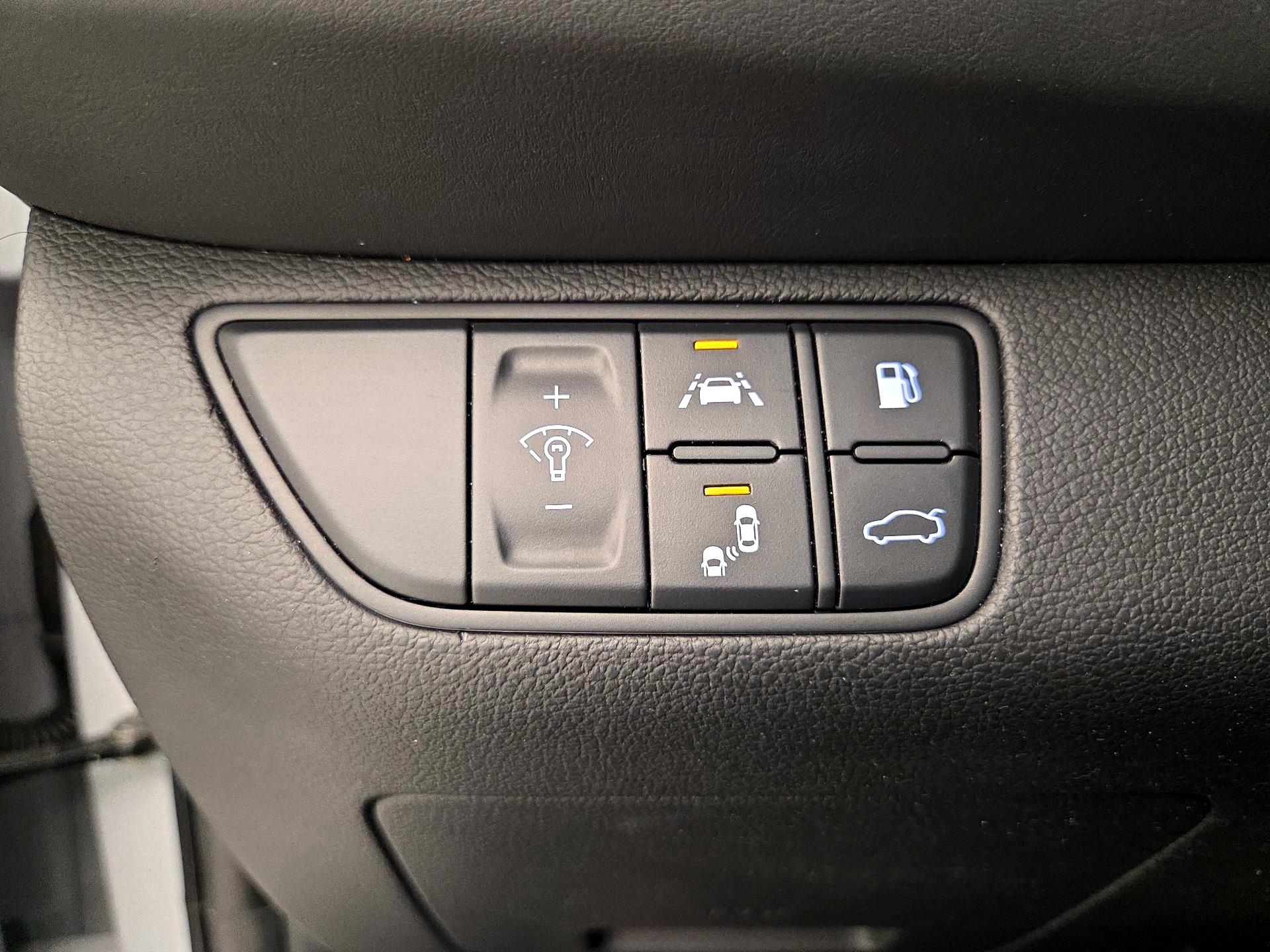 Thumbnail: 2019 Genesis G70 - 13