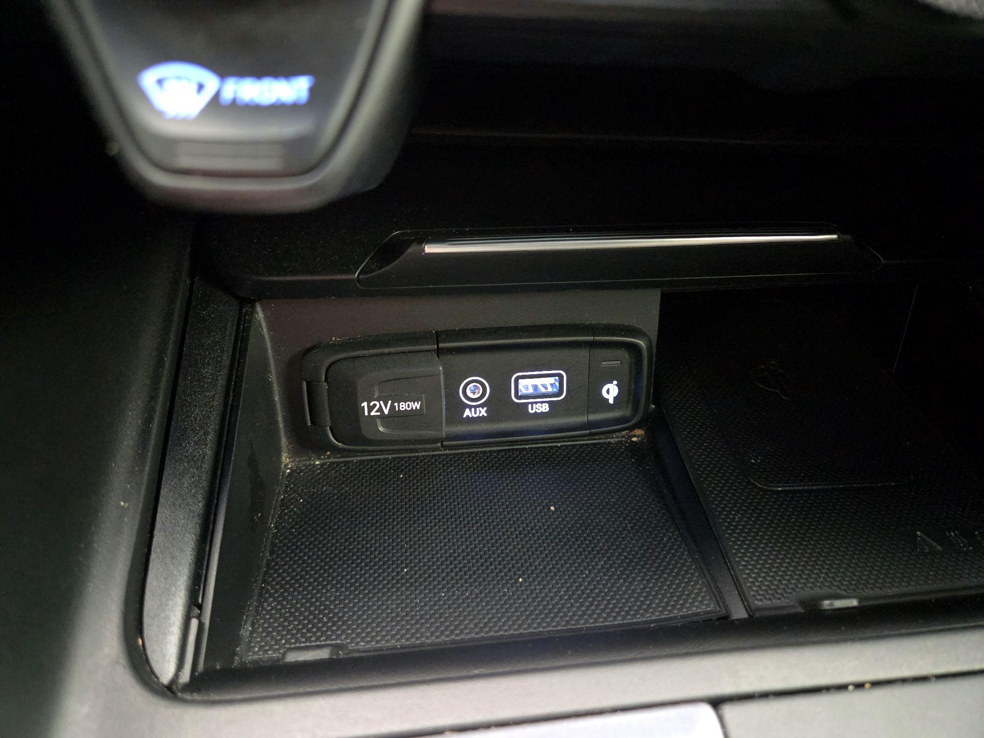 Thumbnail: 2019 Genesis G70 - 19