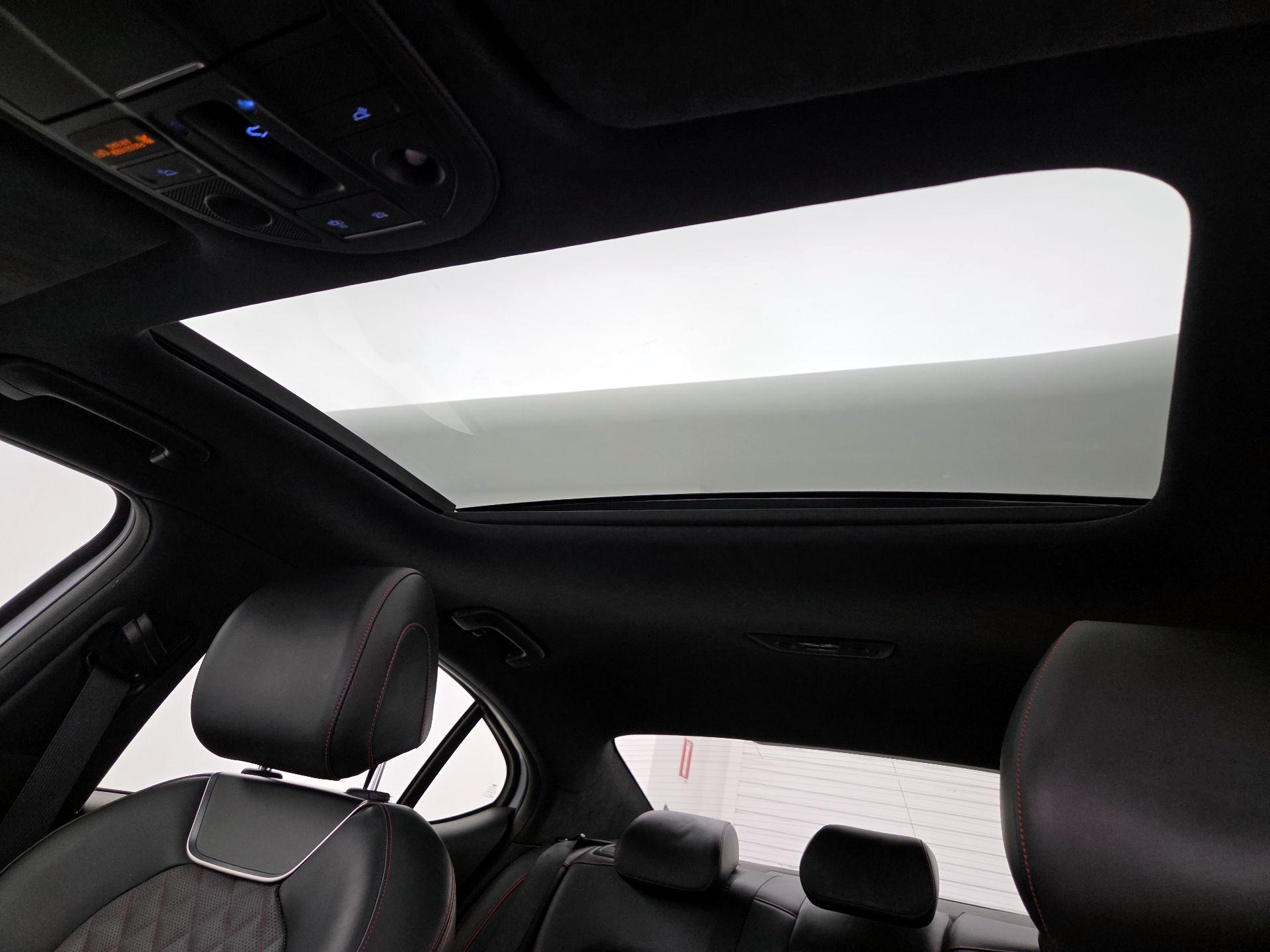 Thumbnail: 2019 Genesis G70 - 20