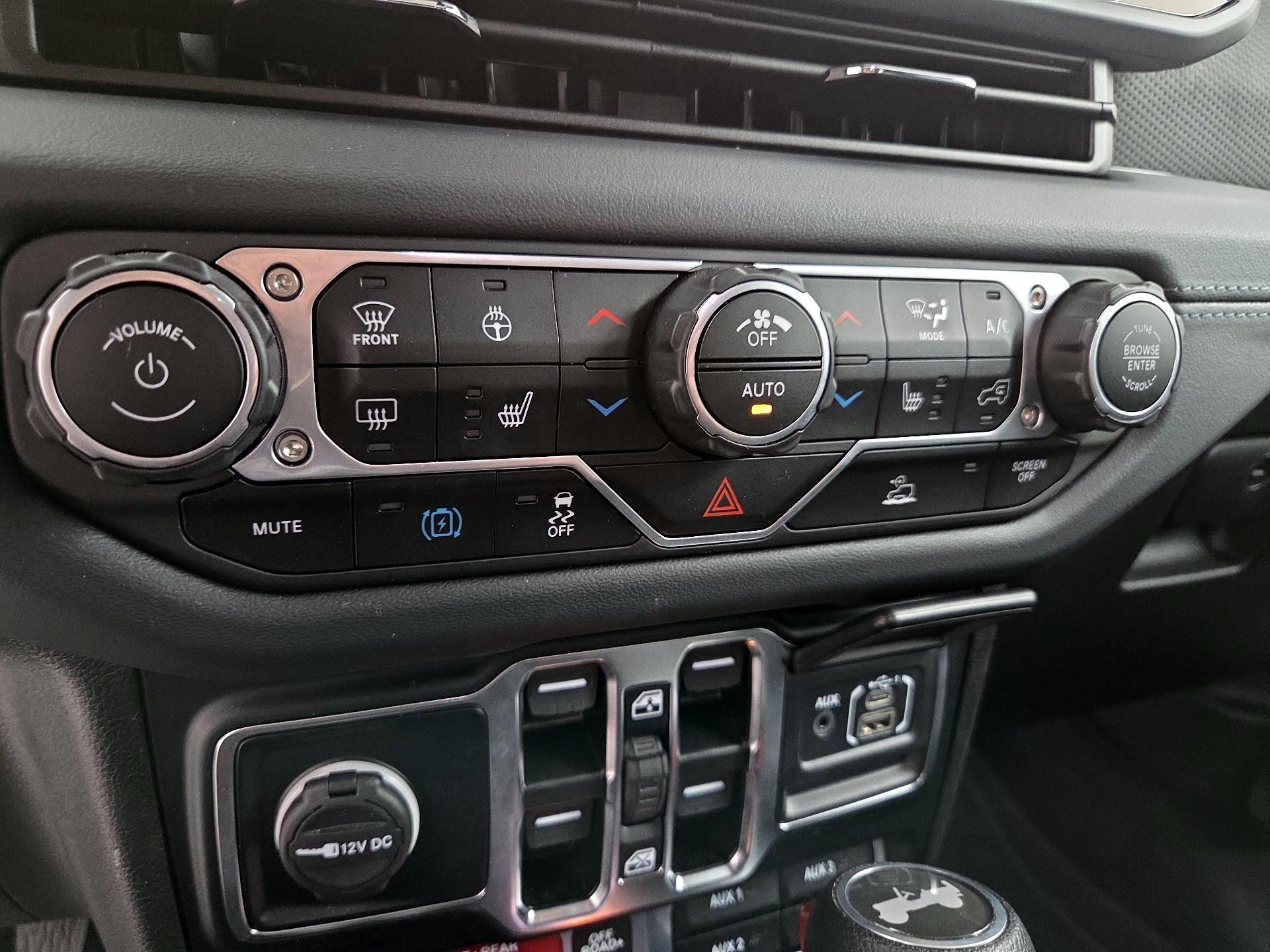 Thumbnail: 2024 Jeep Wrangler - 16