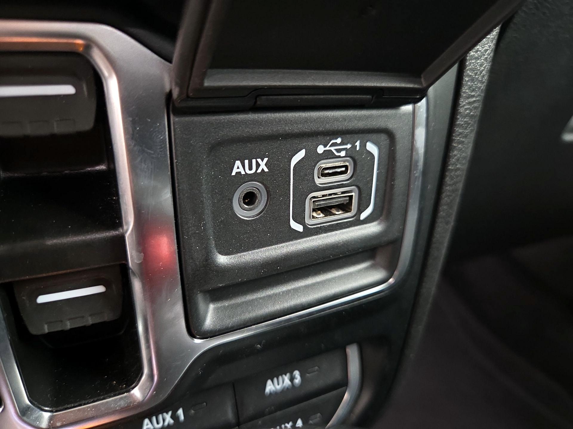 Thumbnail: 2024 Jeep Wrangler - 18